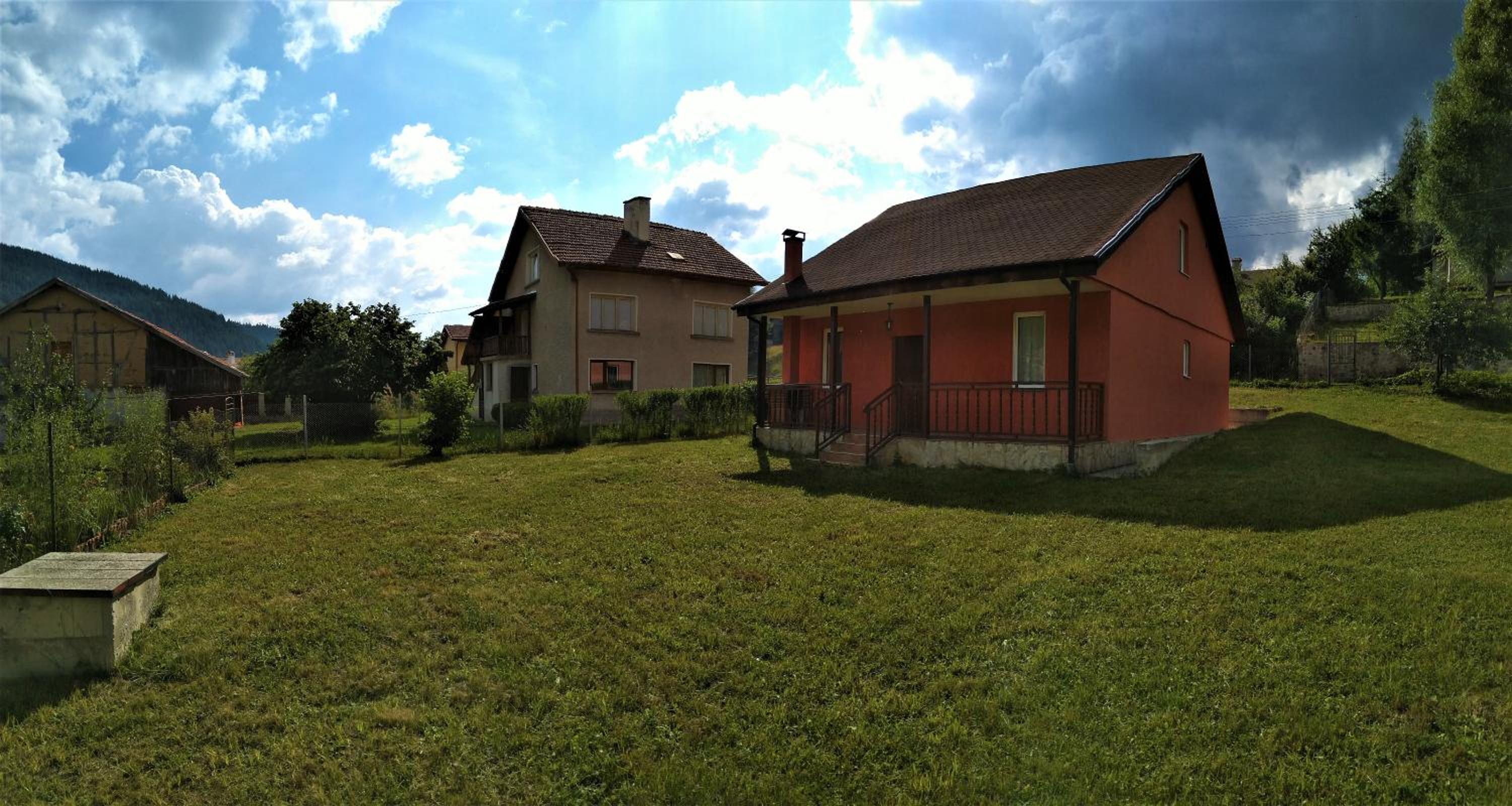 Three-Bedroom House photo 2