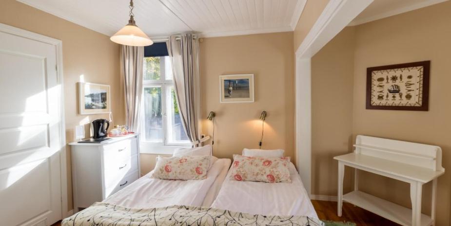 Double or Twin Room photo 1