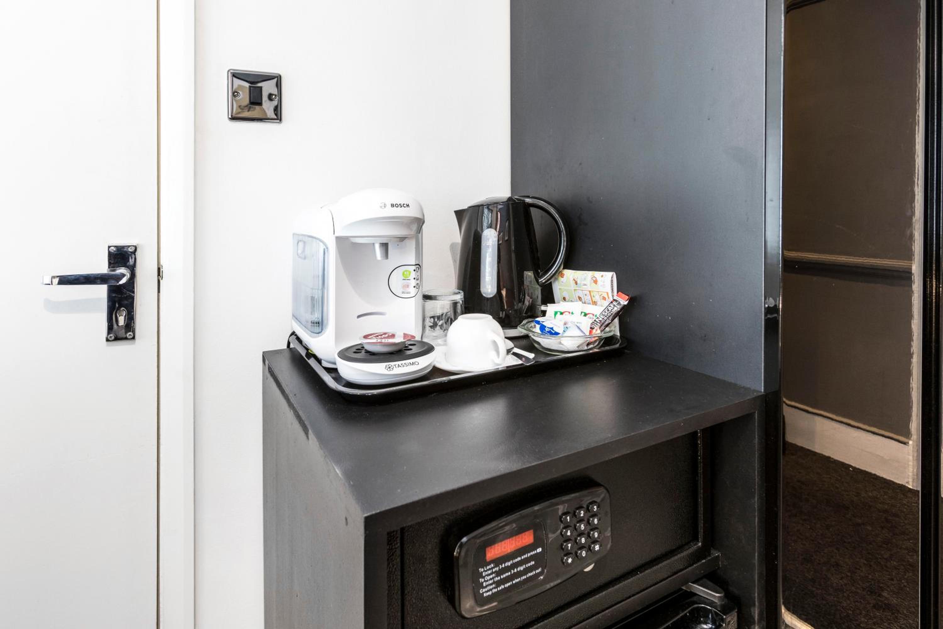 Single Room photo 3