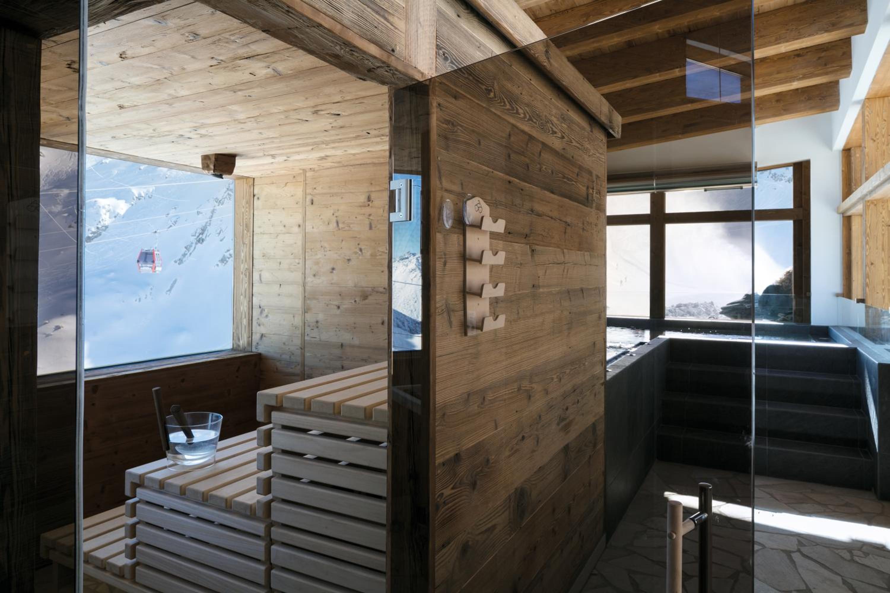 Double or Twin Room with Mountain View - Photo 2