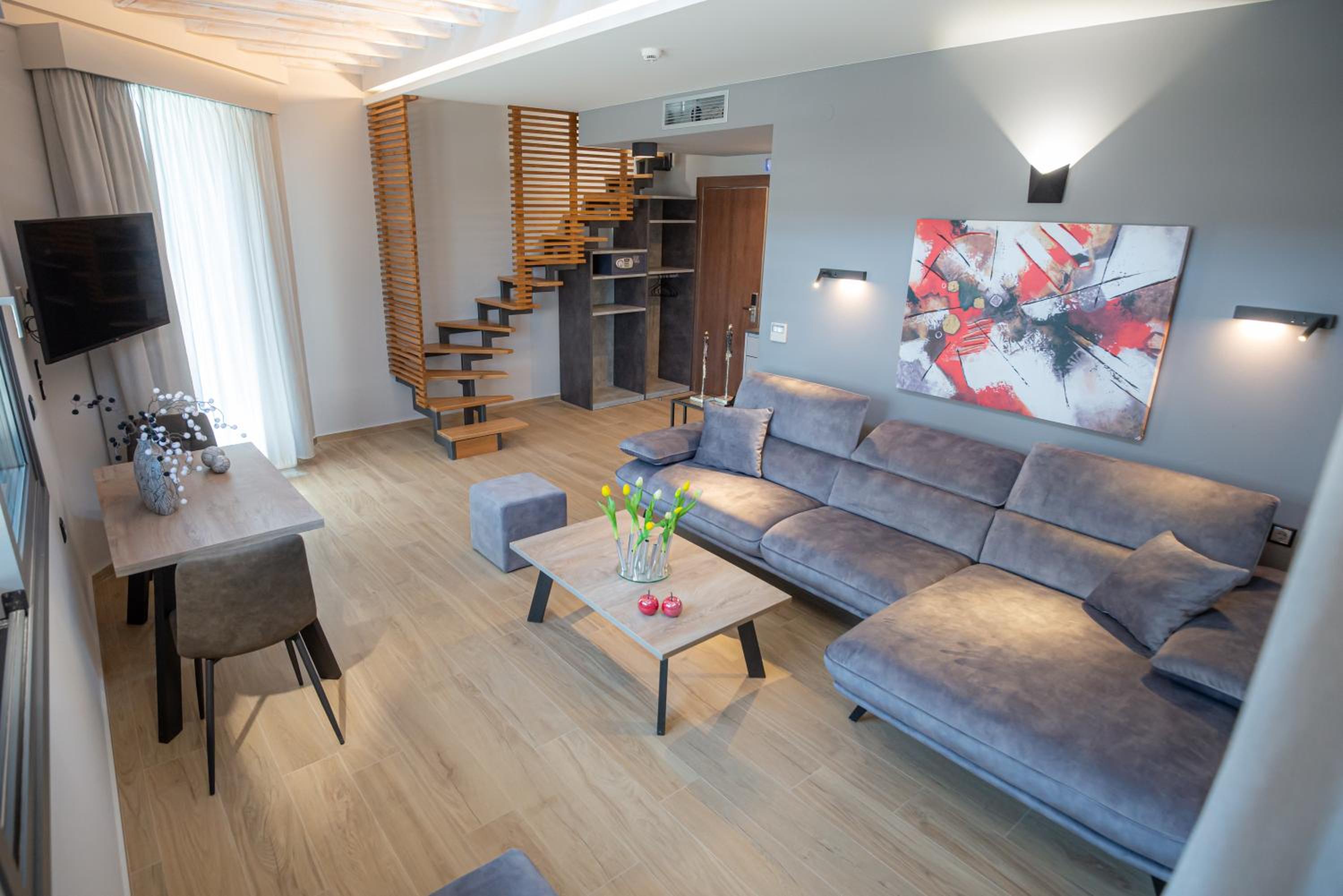 Deluxe Suite
