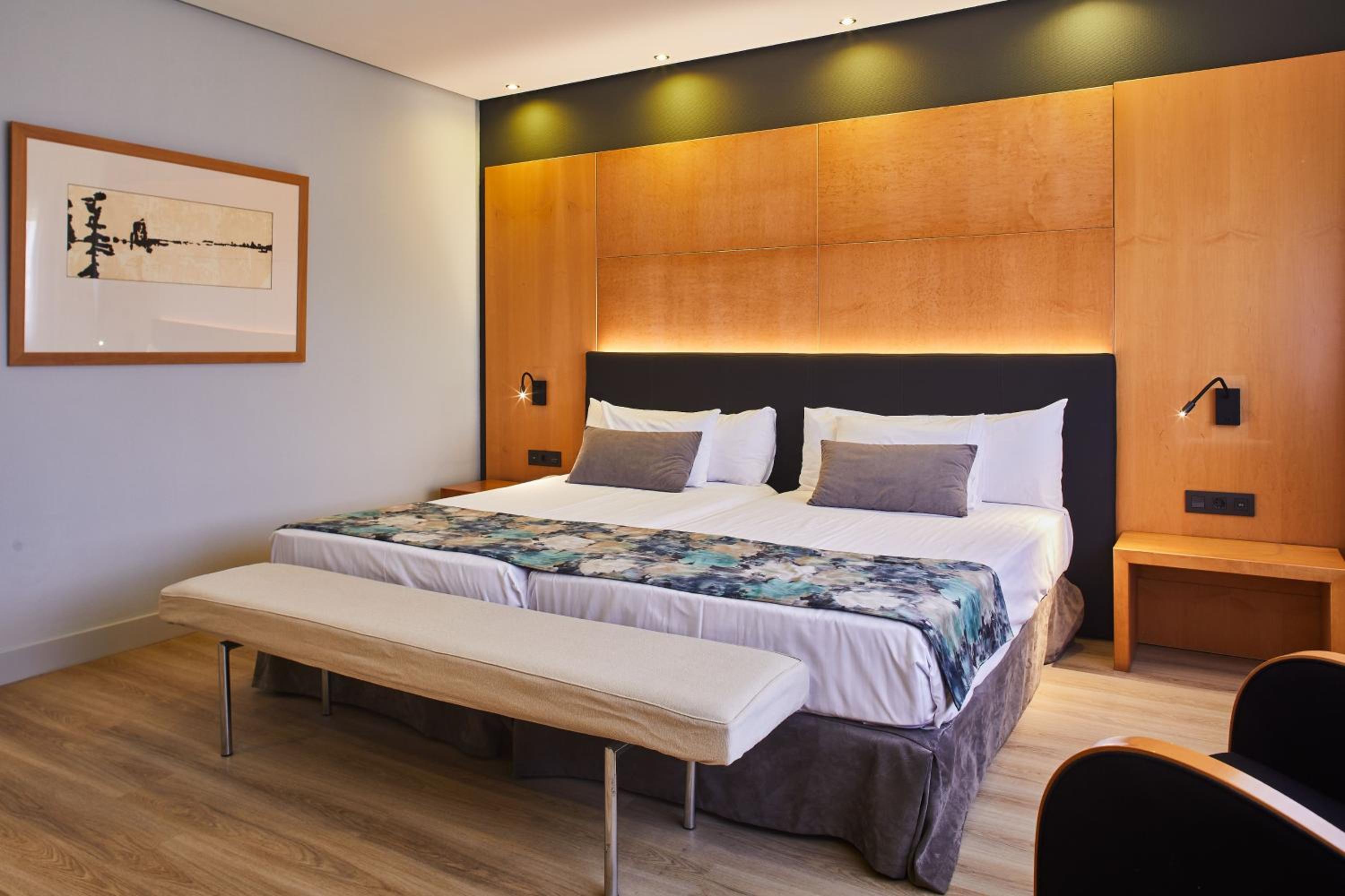 Superior Double Or Twin Room - Photo 4