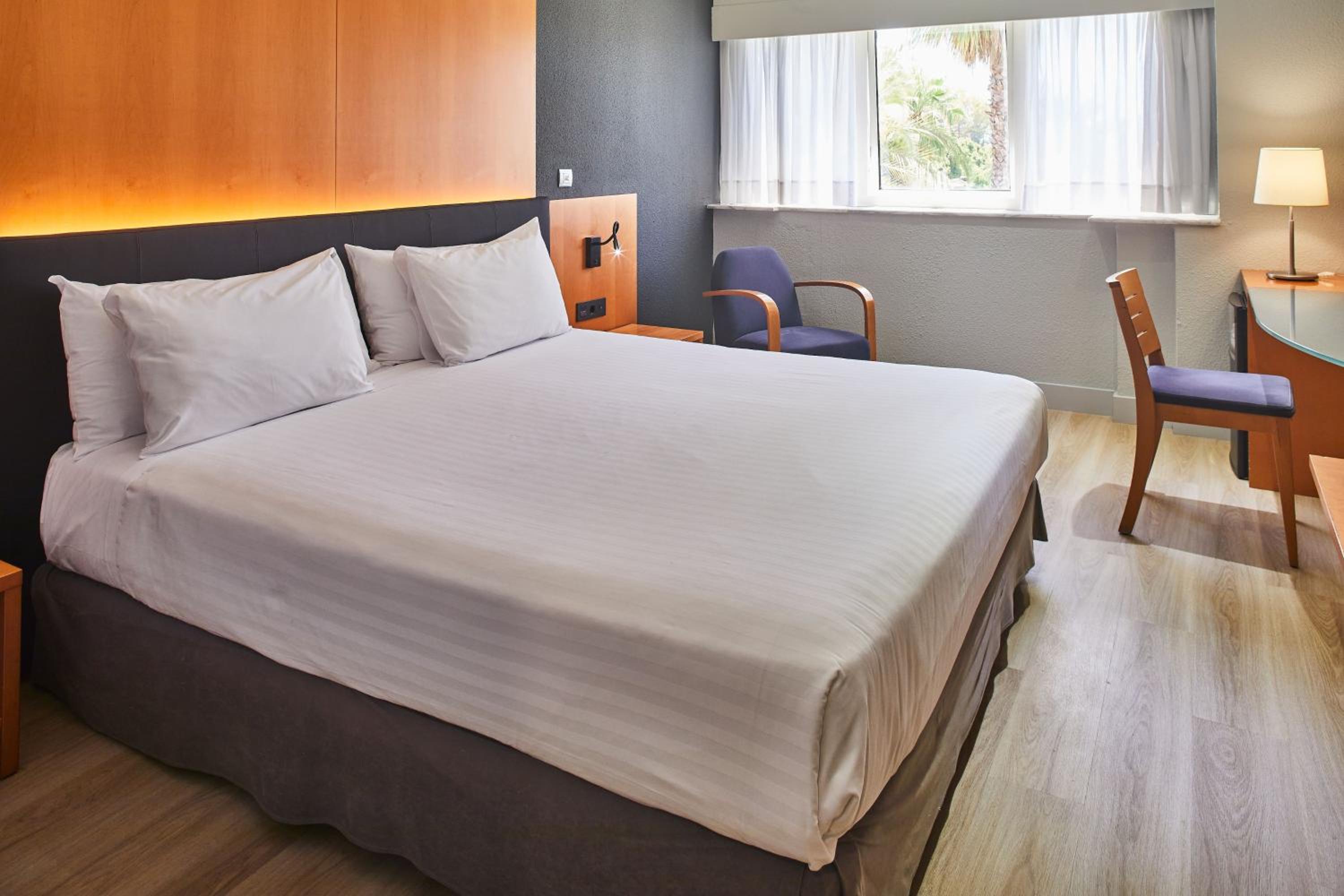Comfort Double Room With Pool View - Photo 1