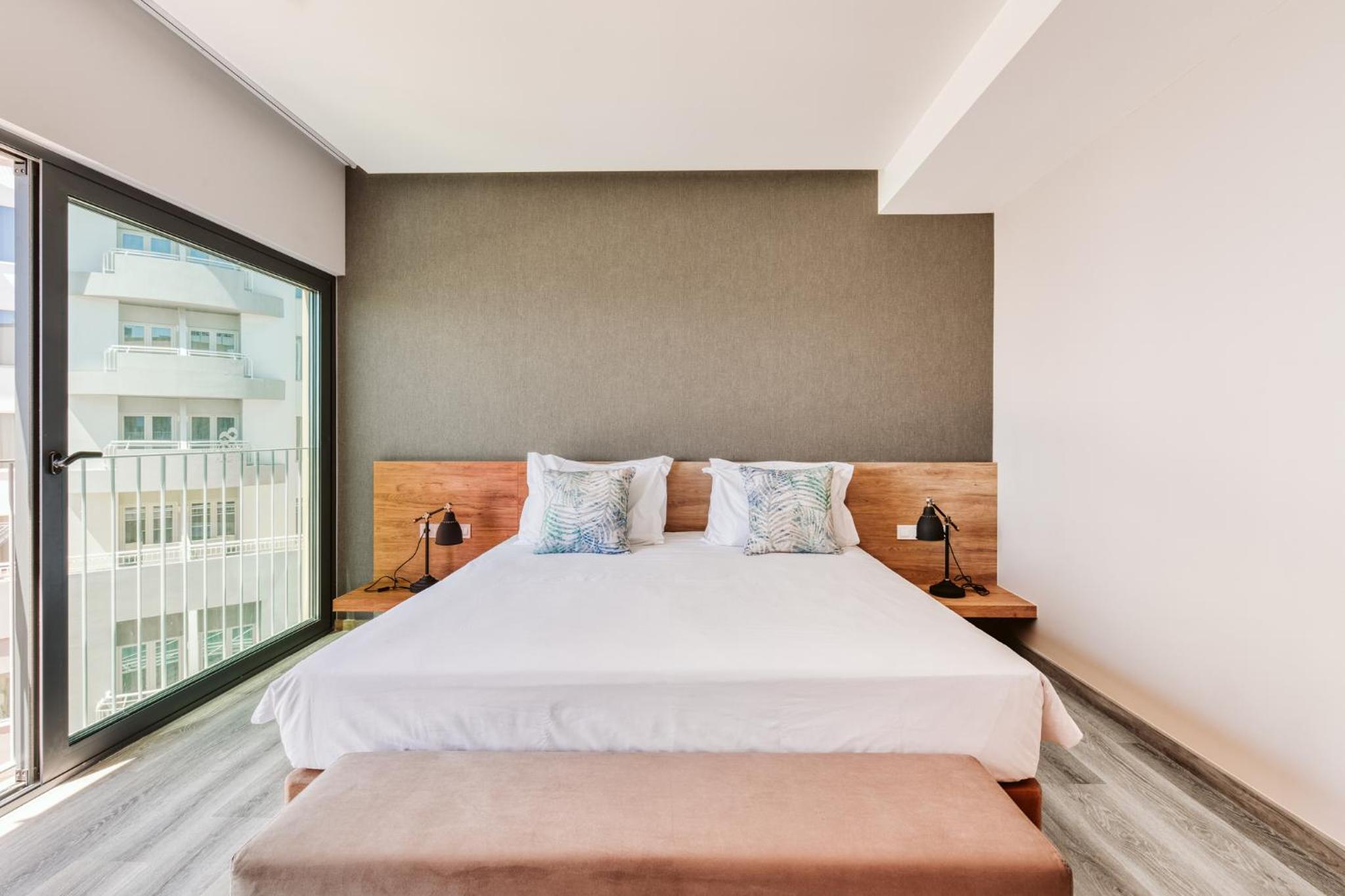 Deluxe Double Room - Photo 8