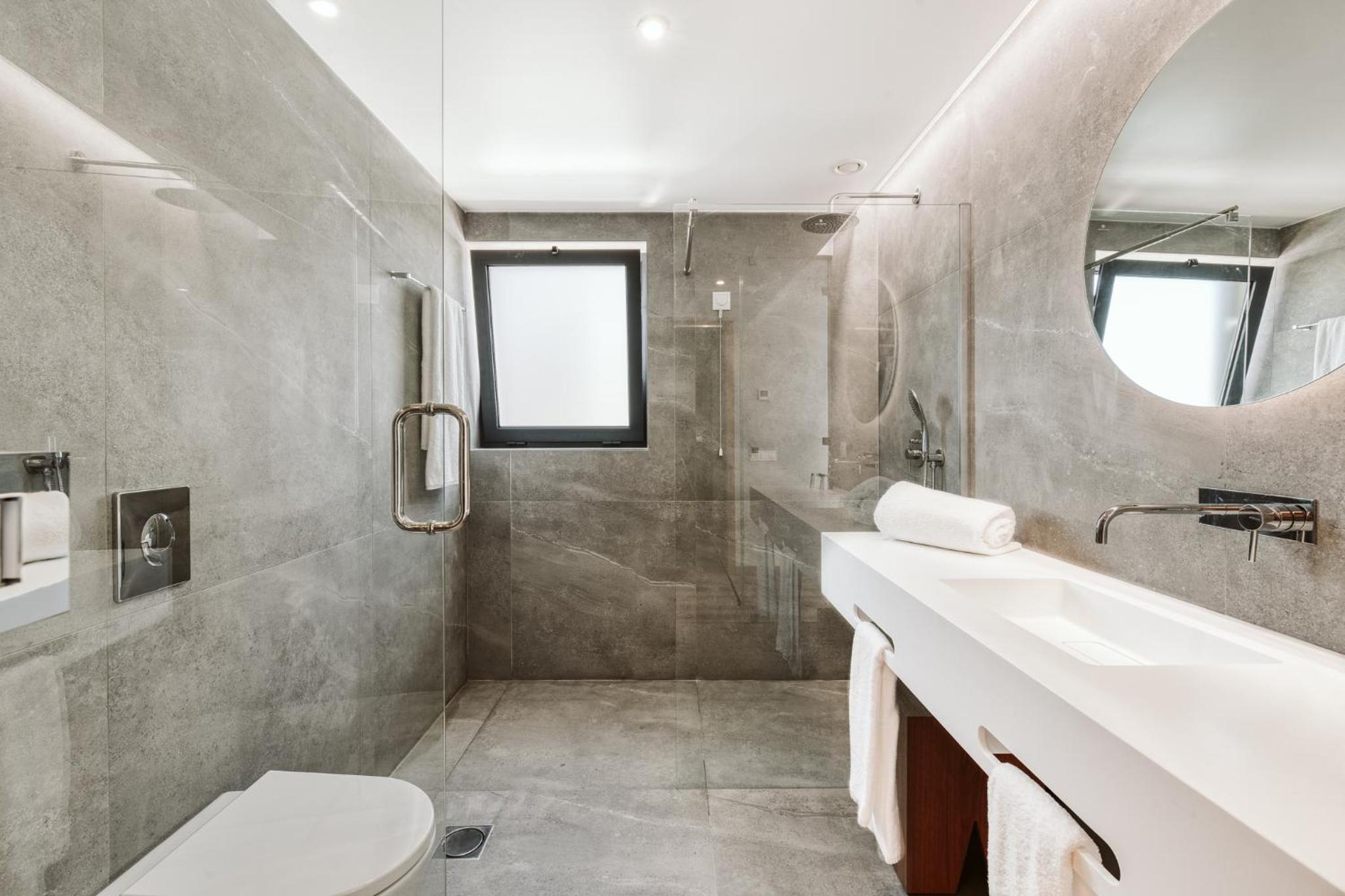 Deluxe Double Room - Photo 12