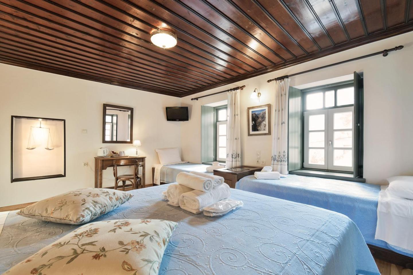 Deluxe Triple Room photo 3
