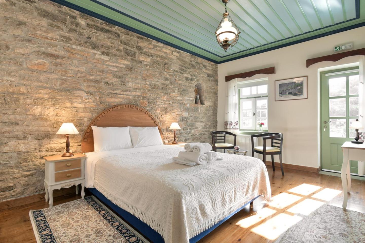 Superior Suite - Photo 10