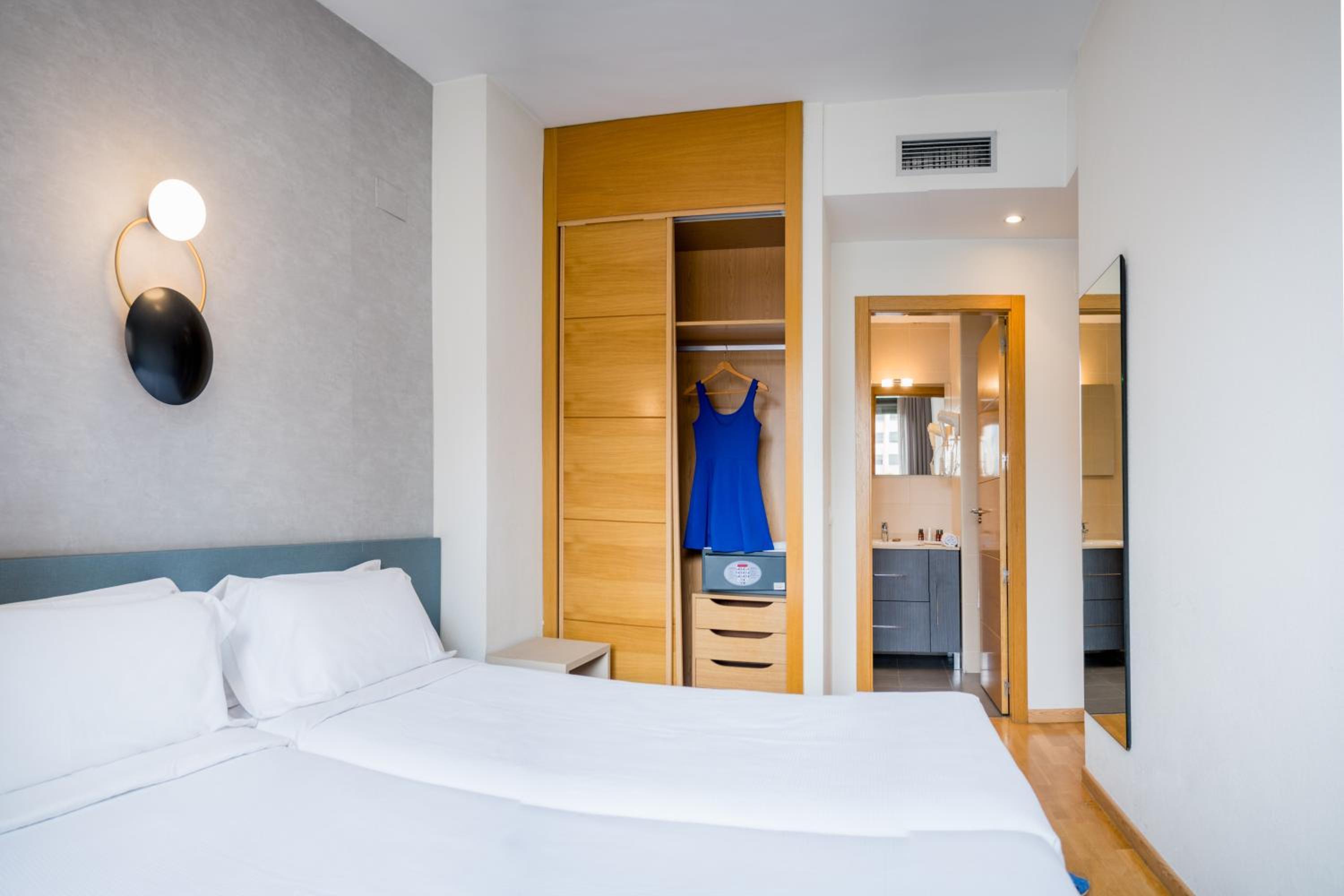 Two-Bedroom Suite (3 Adults) - Photo 14