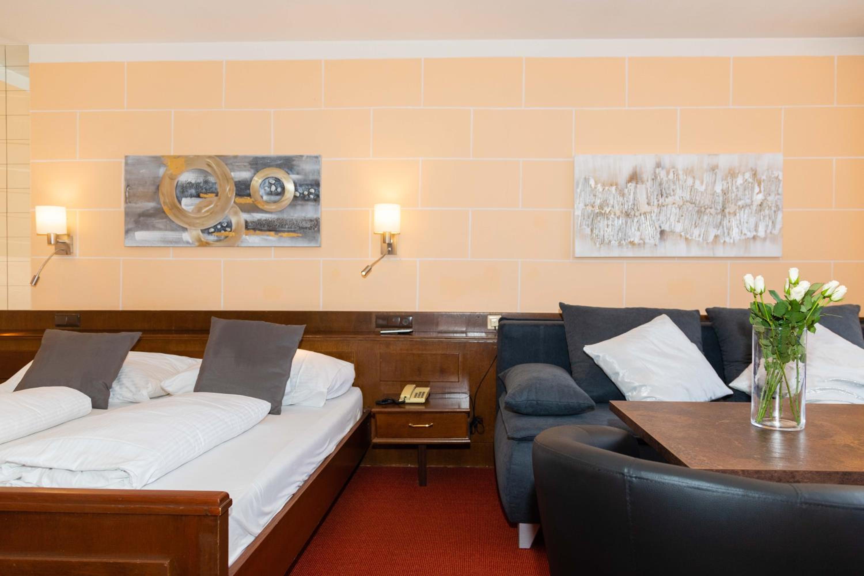 Budget Double Room photo 2