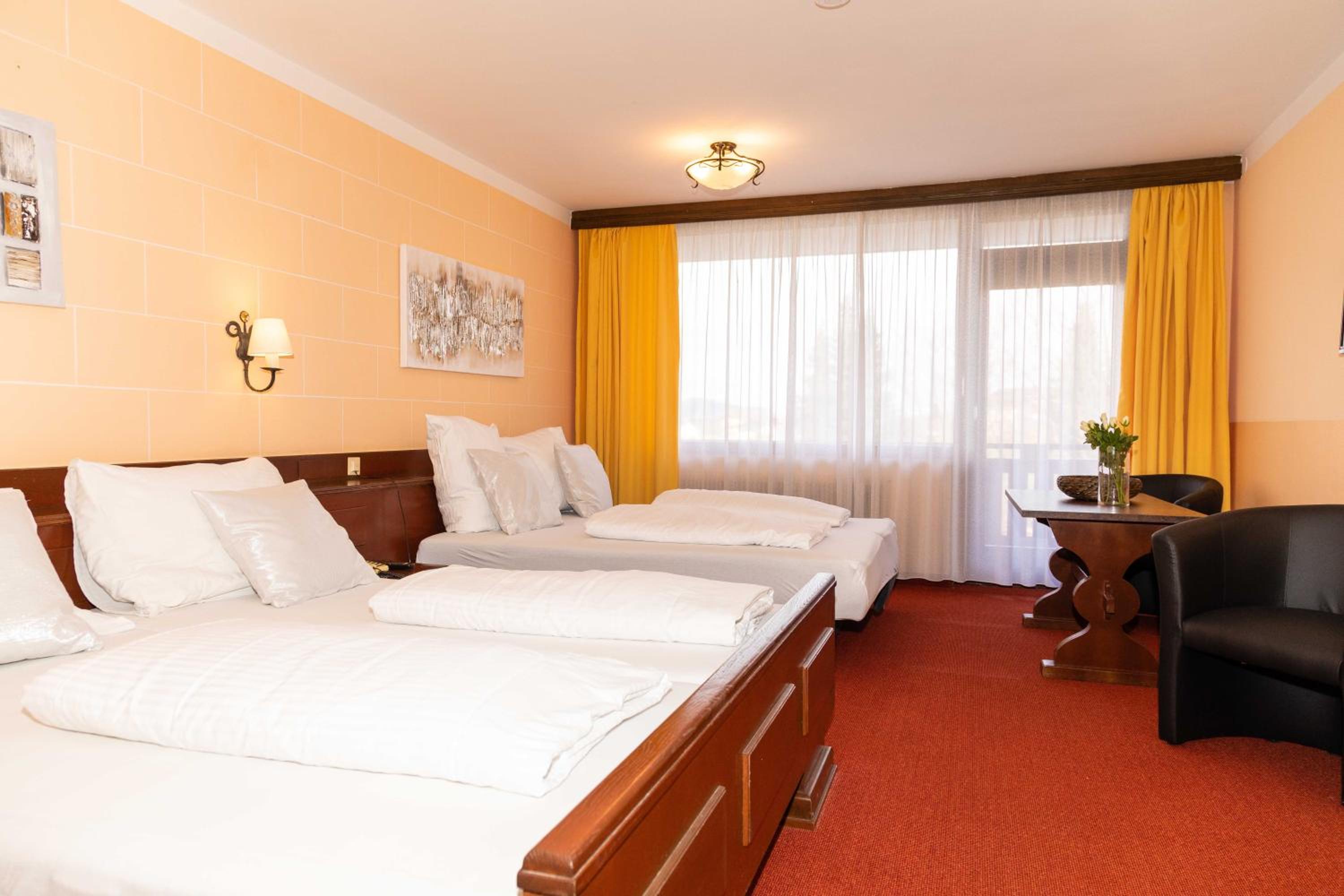 Quadruple Room with Balcony photo 1