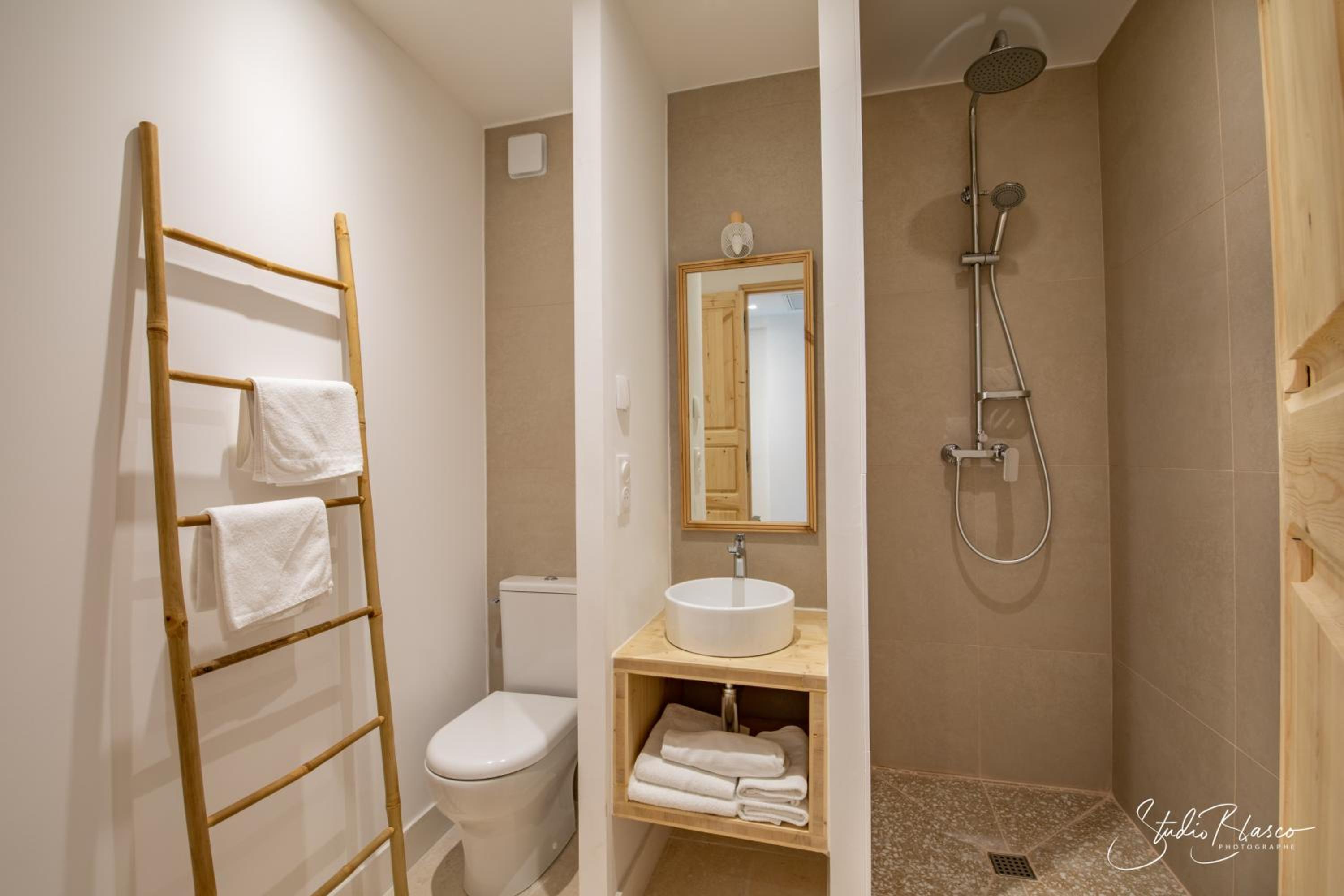 Standard Double or Twin Room - Photo 2
