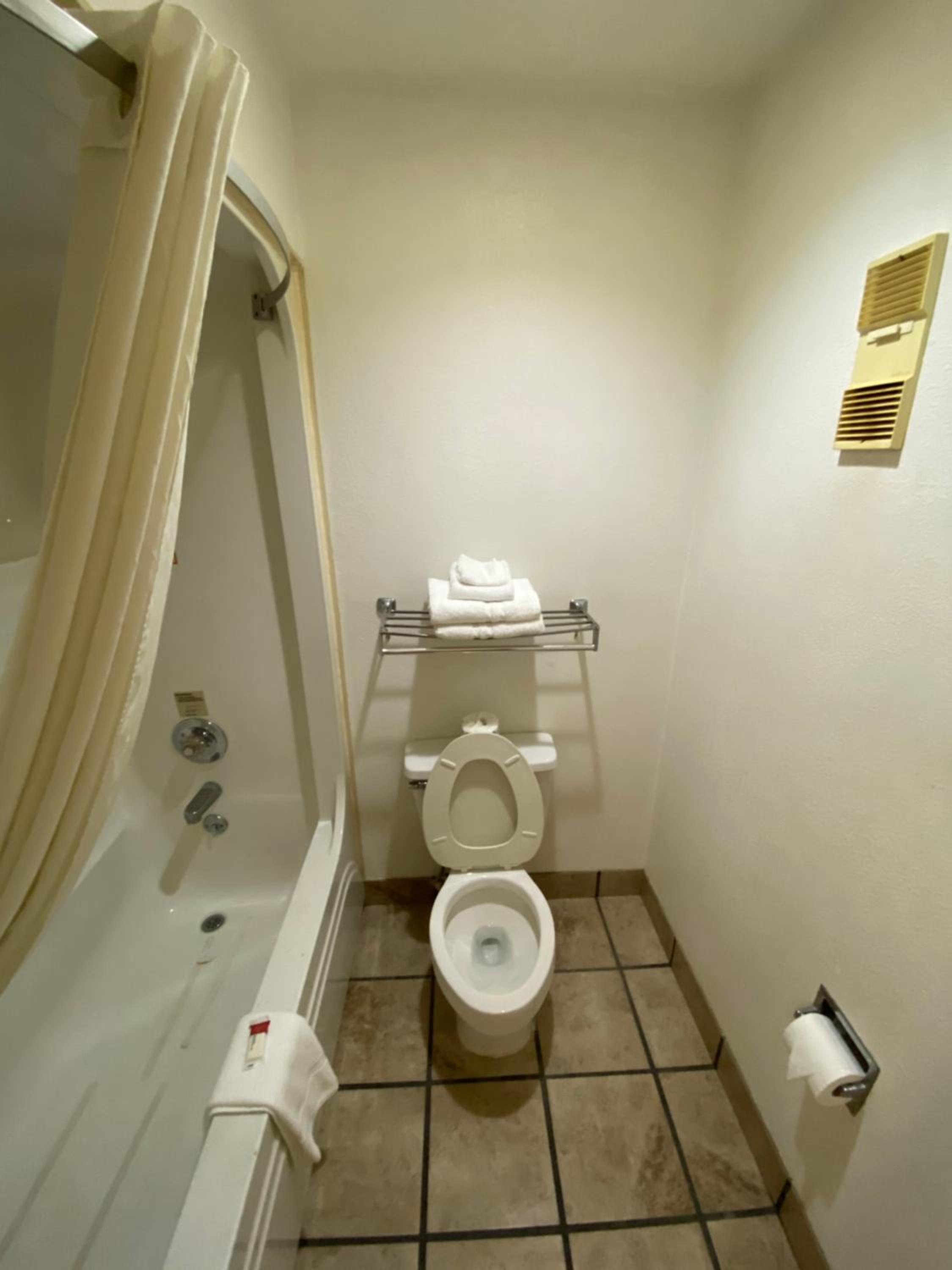 Double Room with Two Double Beds - Non-Smoking - Photo 3