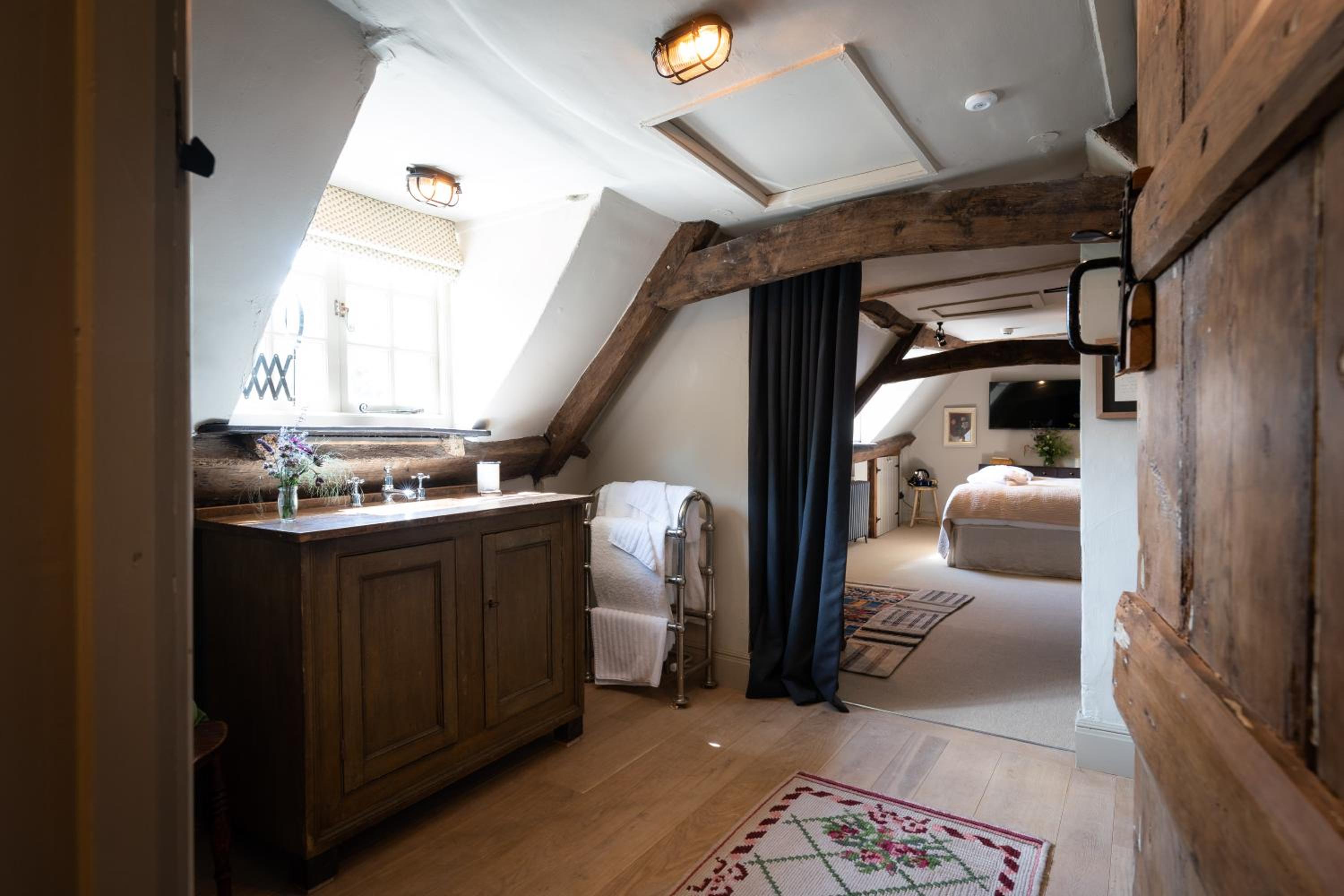 Deluxe Room - Photo 1