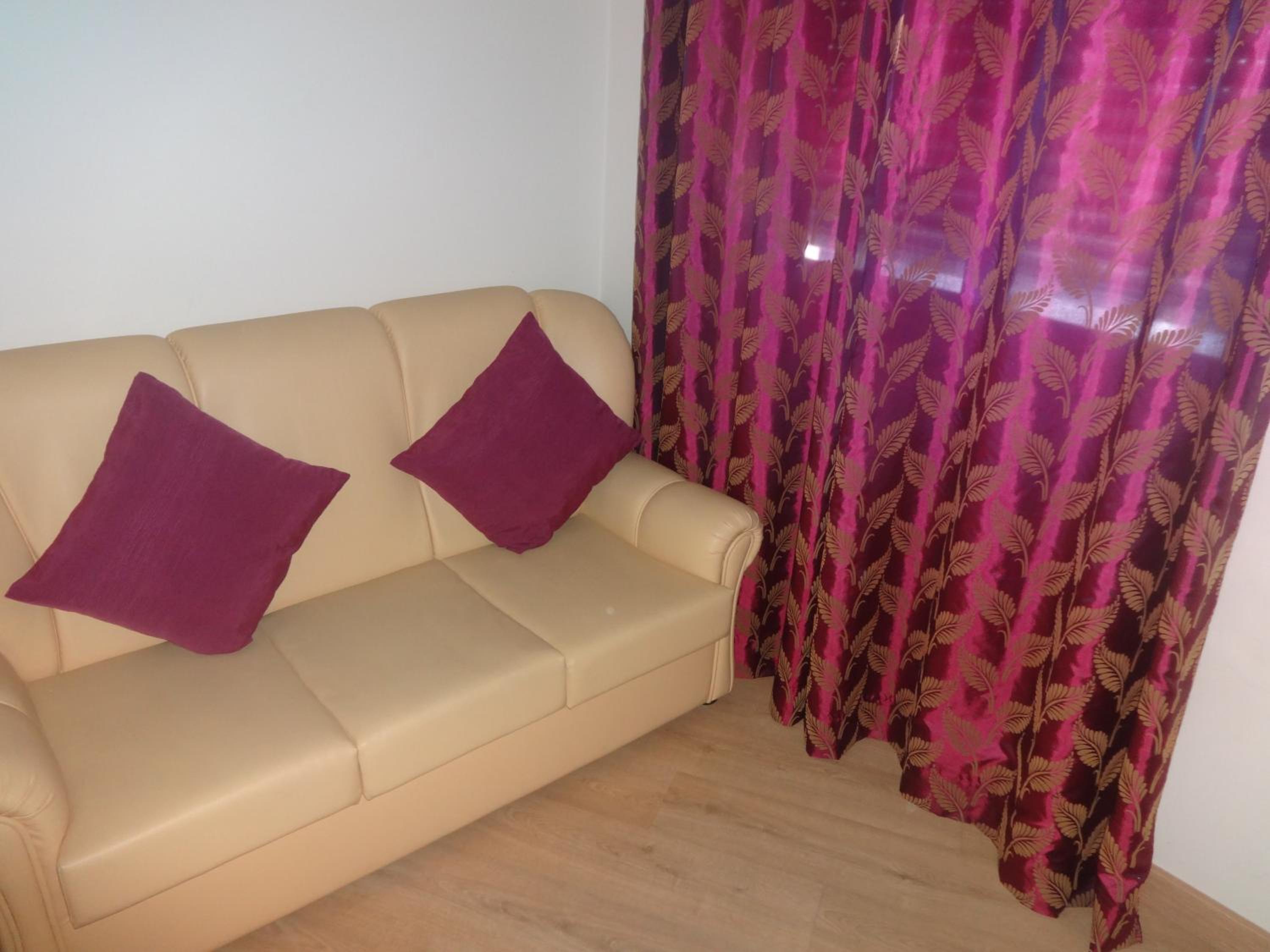 Double Room - Photo 5