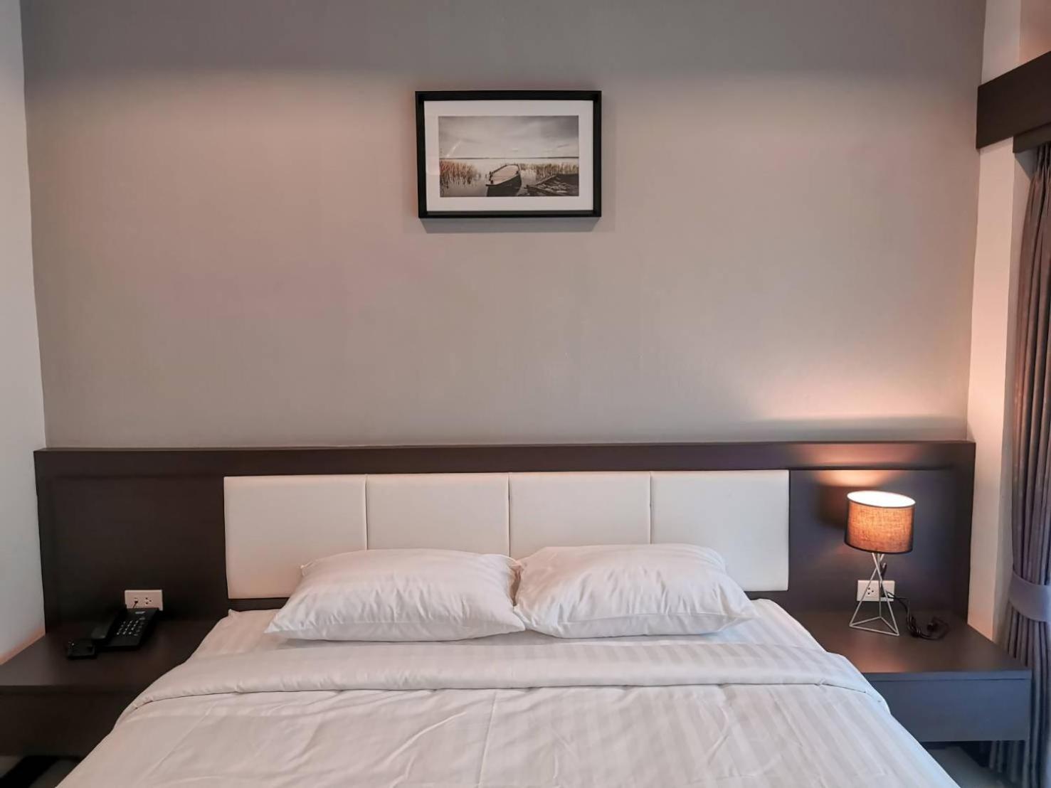 Standard King Room photo 3