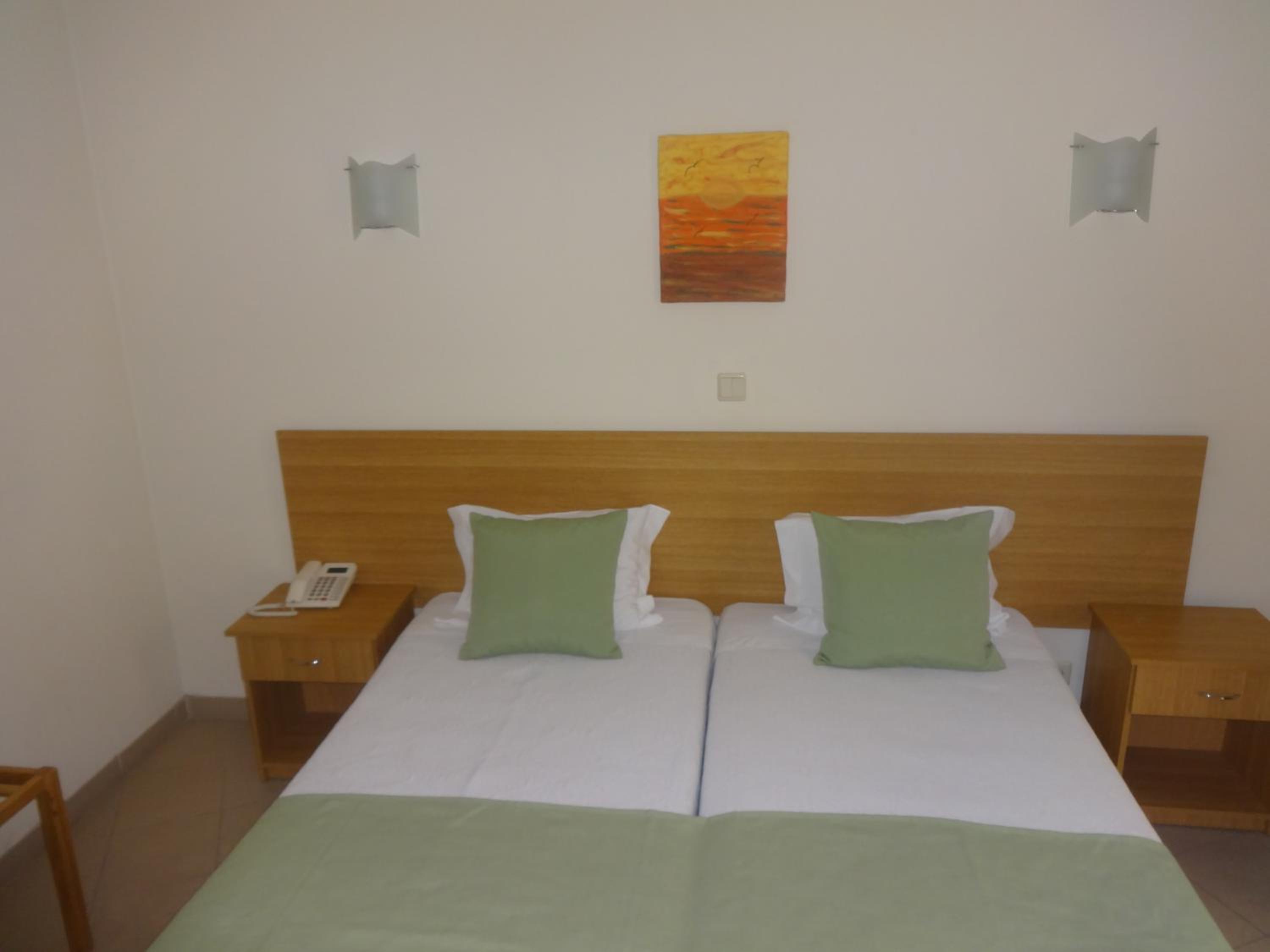 Twin Room - Photo 1