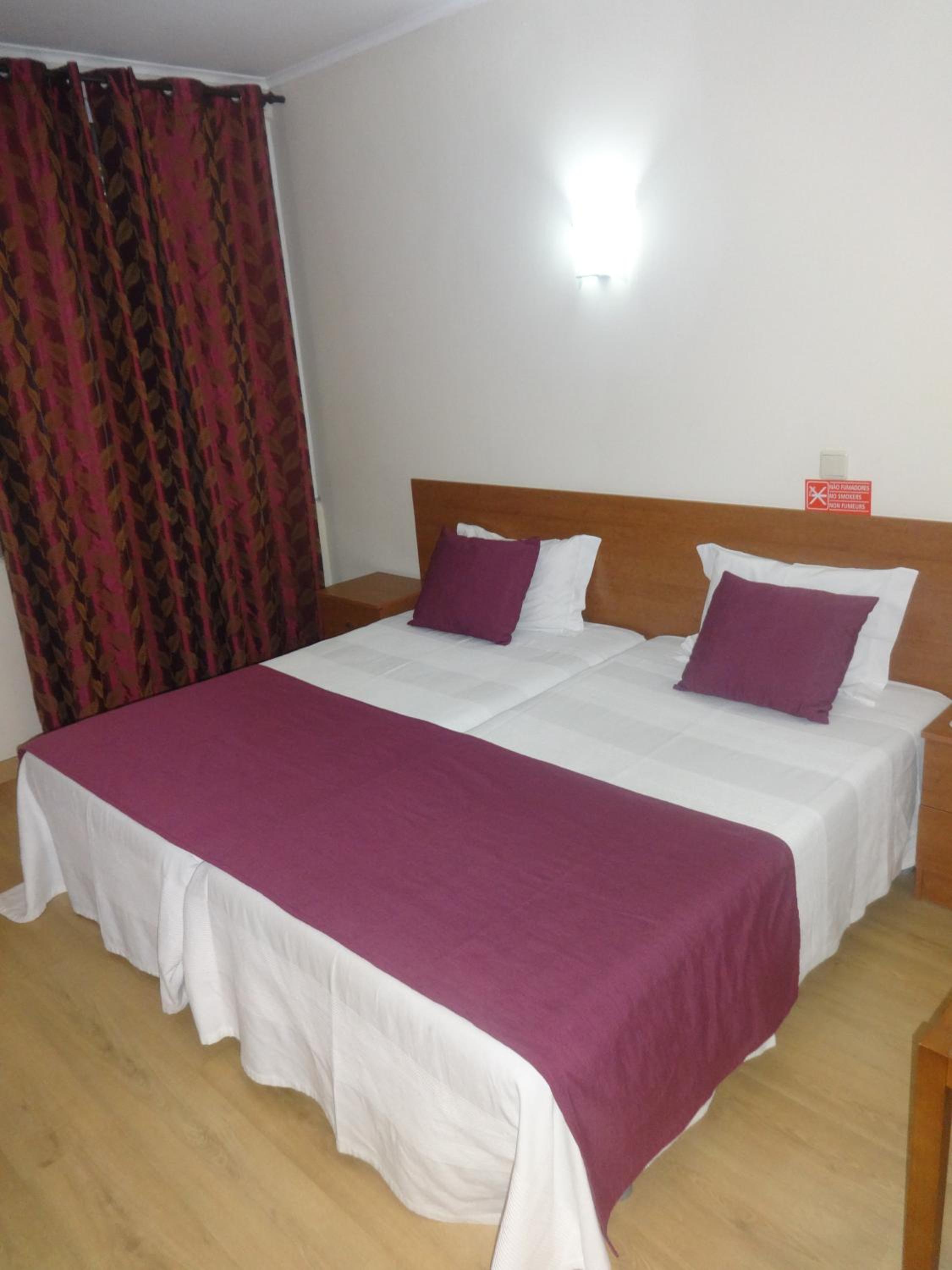 Twin Room - Photo 6