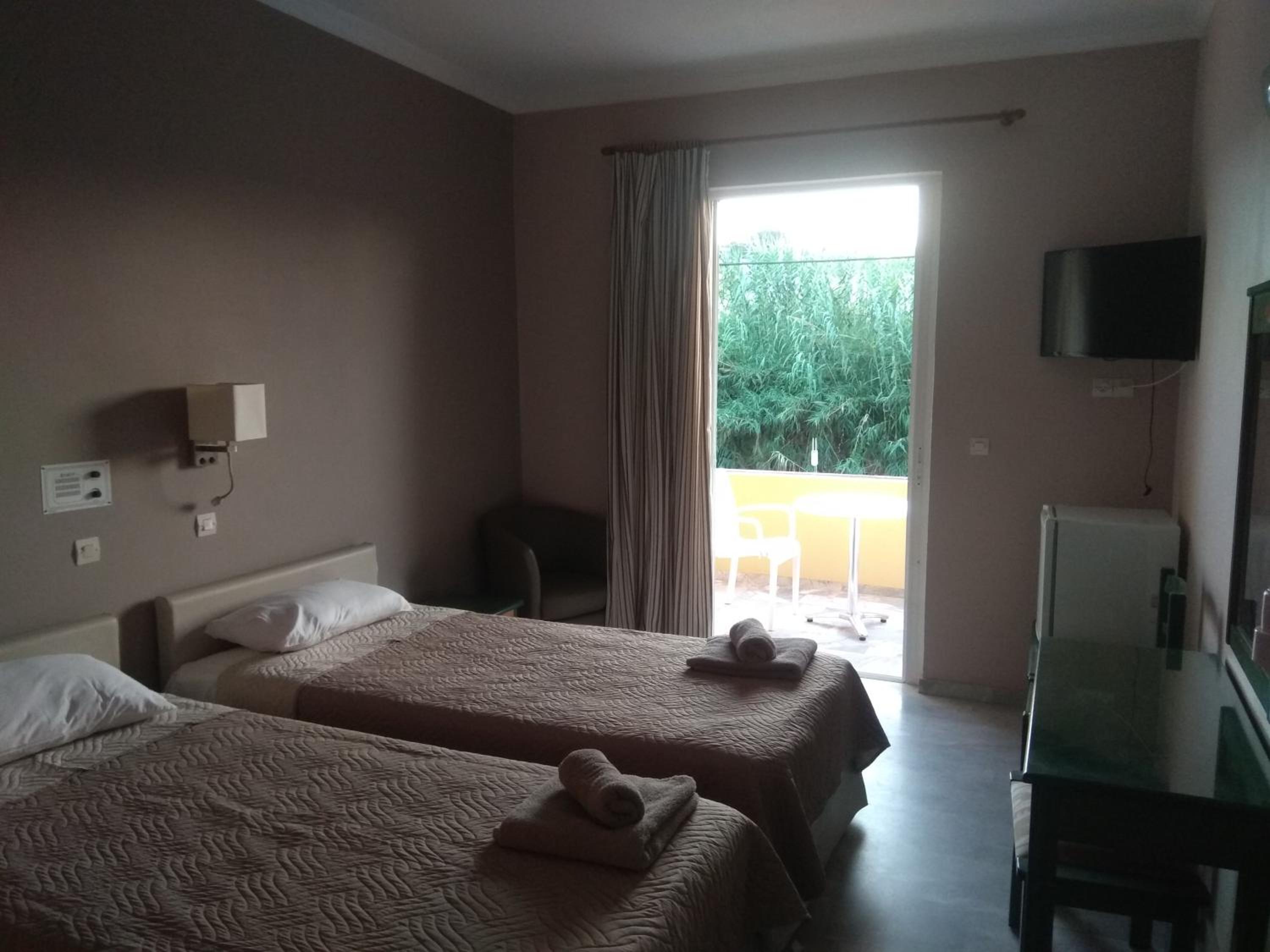 Double or Twin Room with Garden View photo 3