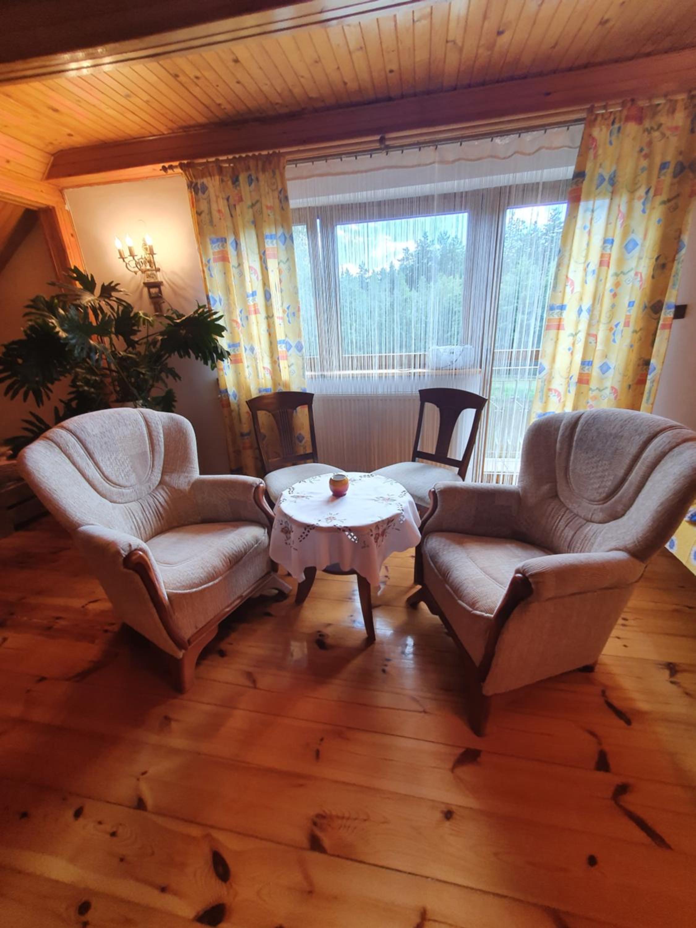 Family Room with Terrace photo 3
