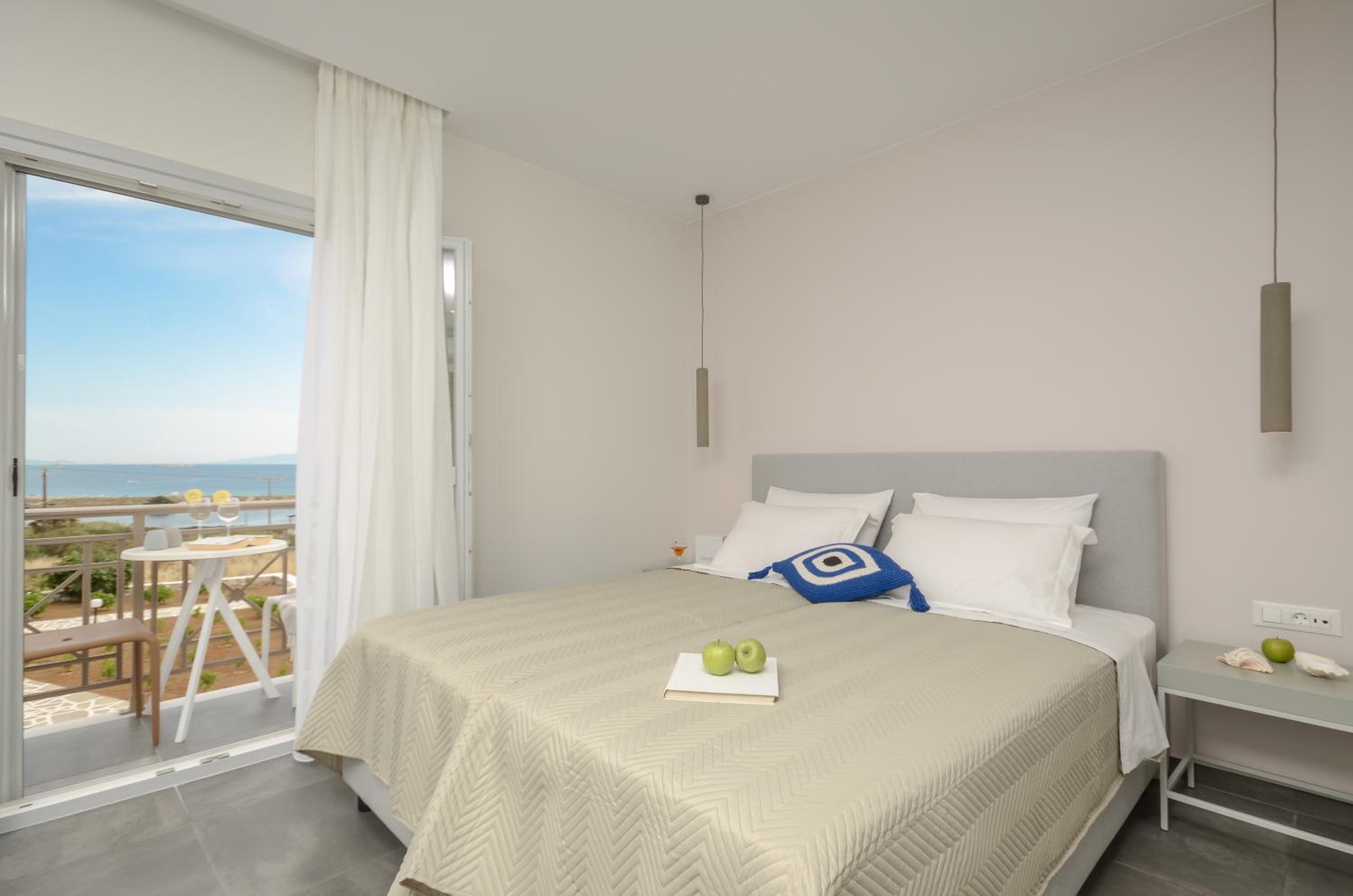 Superior Double Room with Sea View - Photo 9