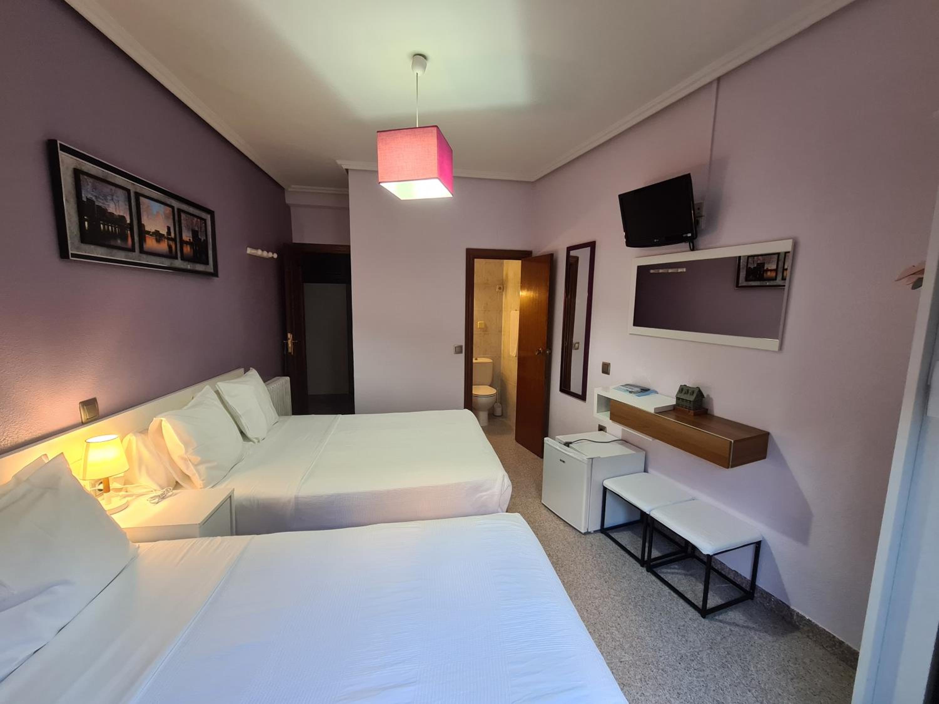 Double or Twin Room with Balcony photo 3