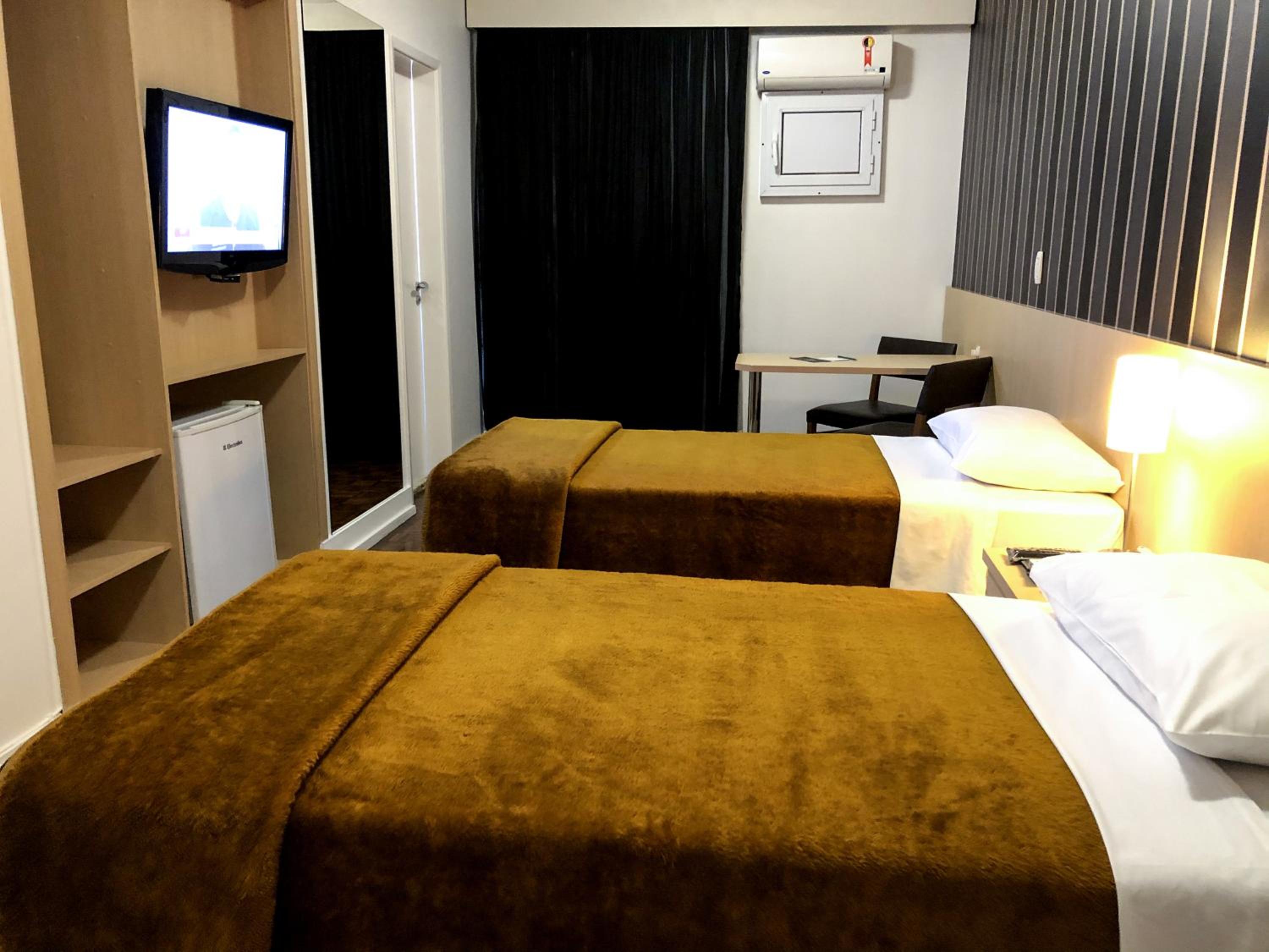 Double or Twin Room - Photo 7