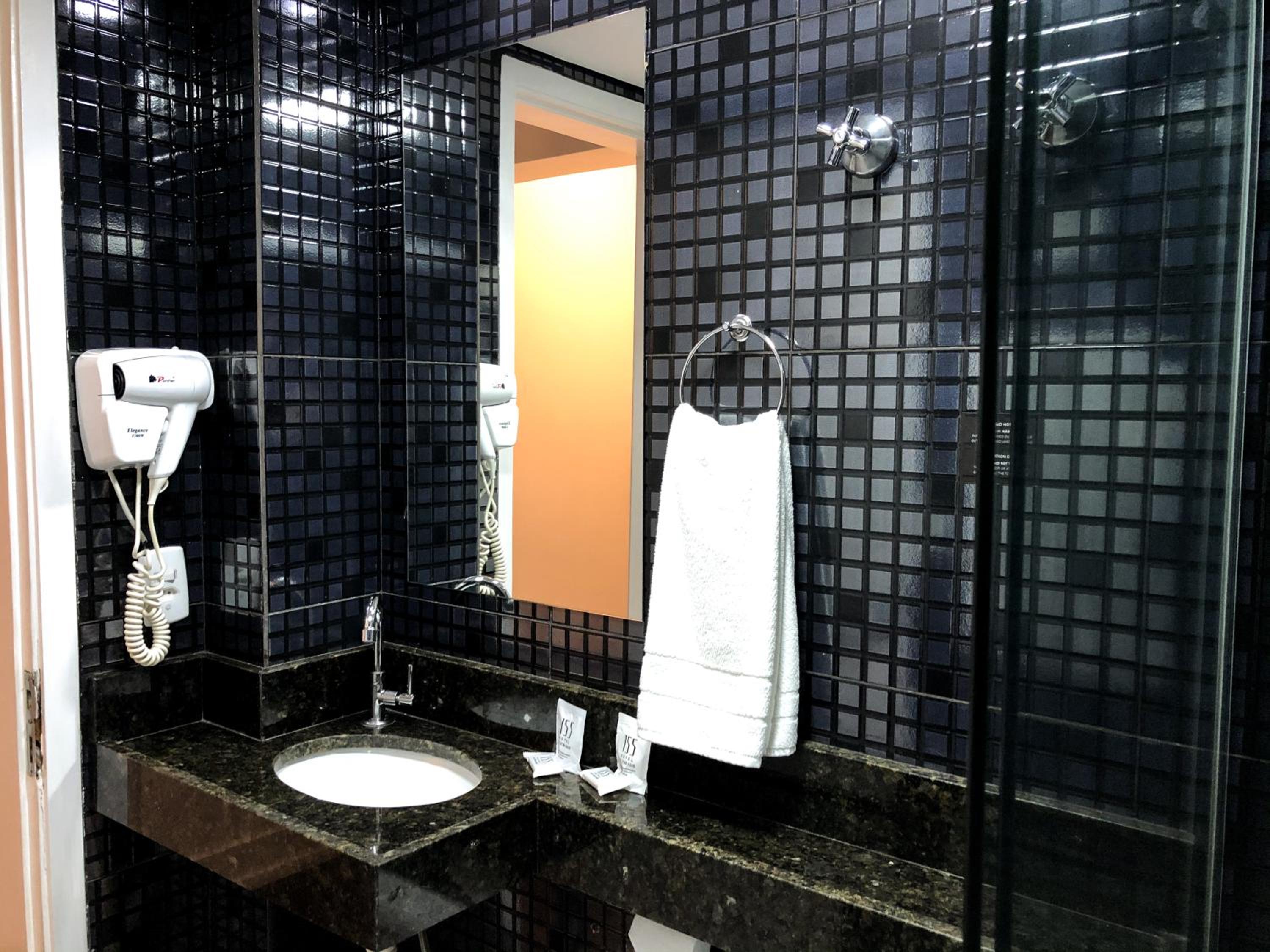 Double or Twin Room - Photo 6
