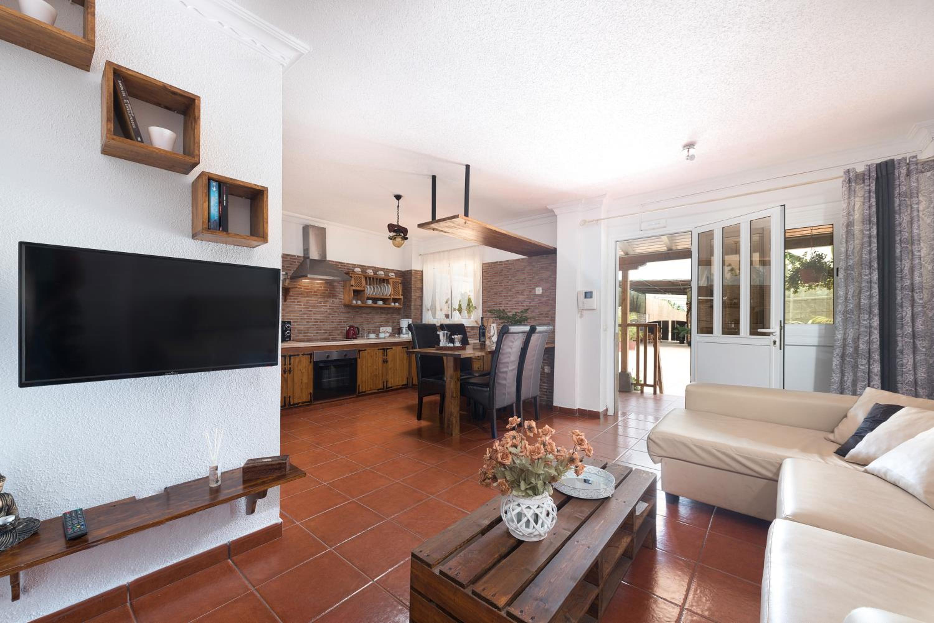 Family Room with Terrace thumbnail 5