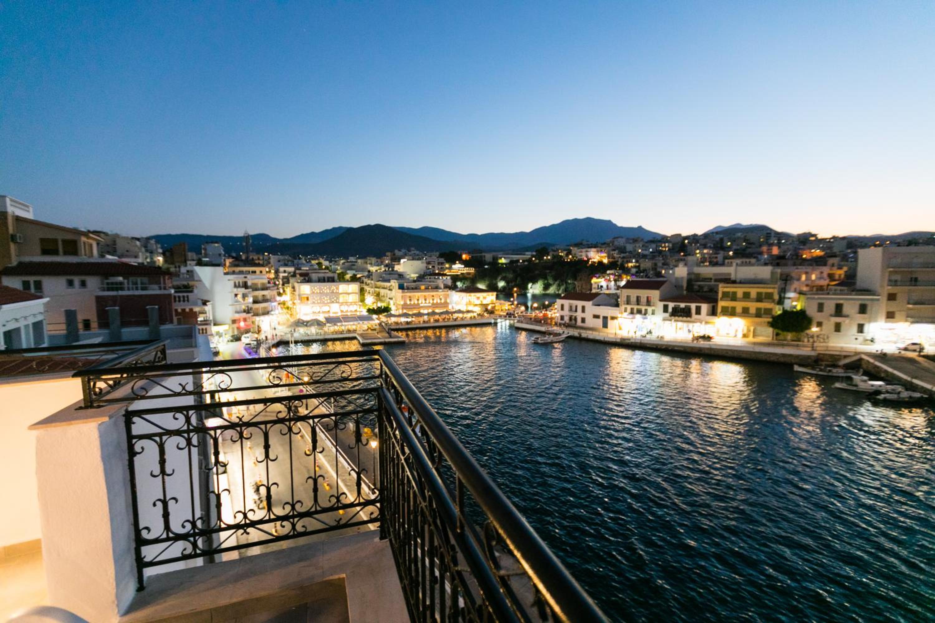 Double Room with Sea View - Photo 5