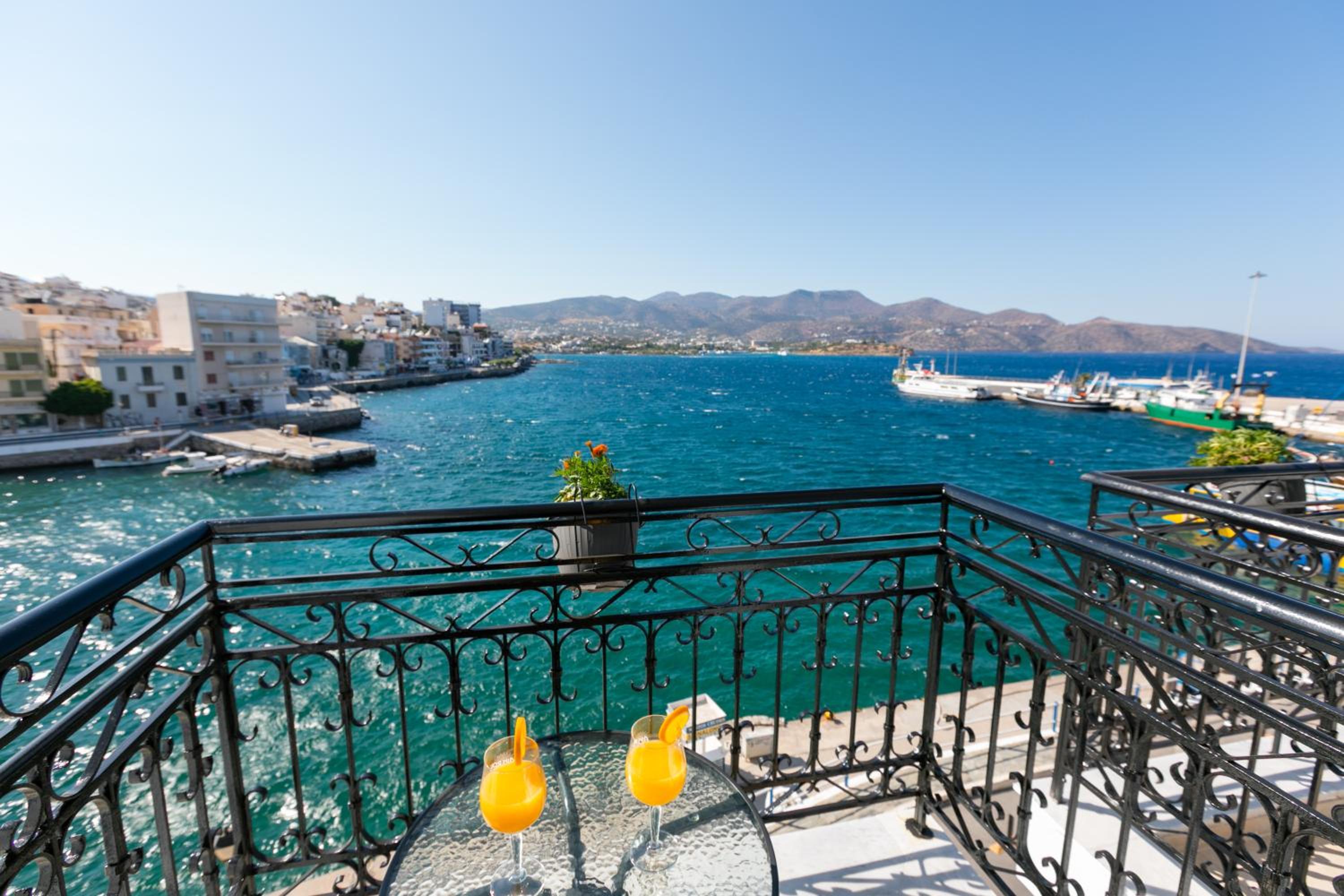 Double Room with Sea View - Photo 17