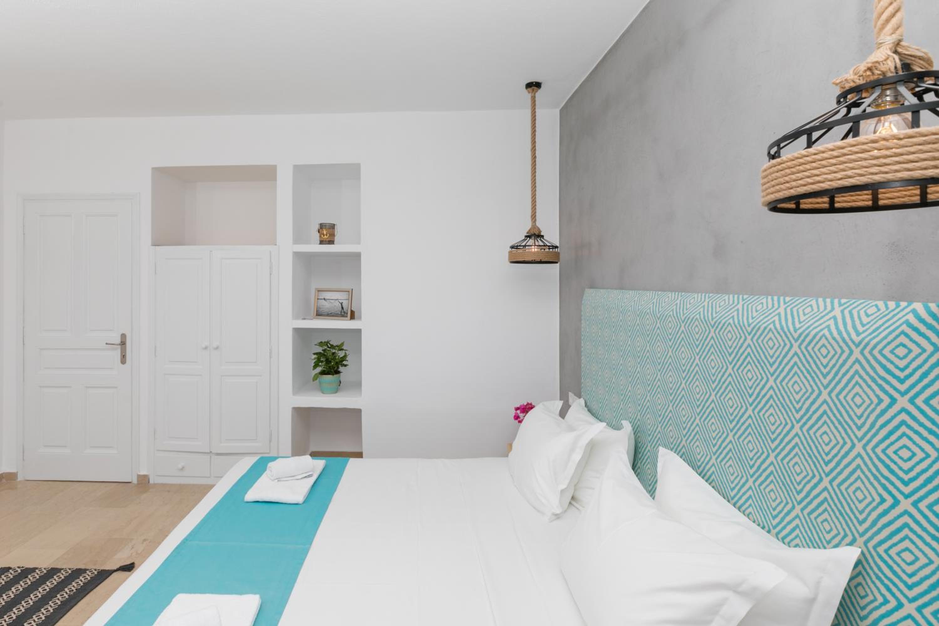 Double Room with Sea View - Photo 18