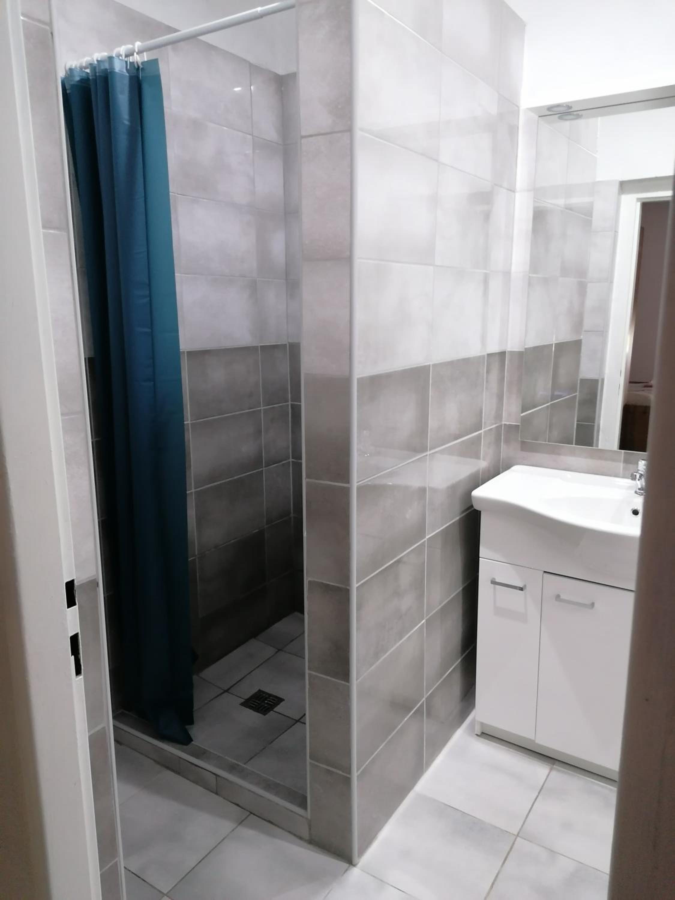 Comfort Quadruple Room - Photo 11