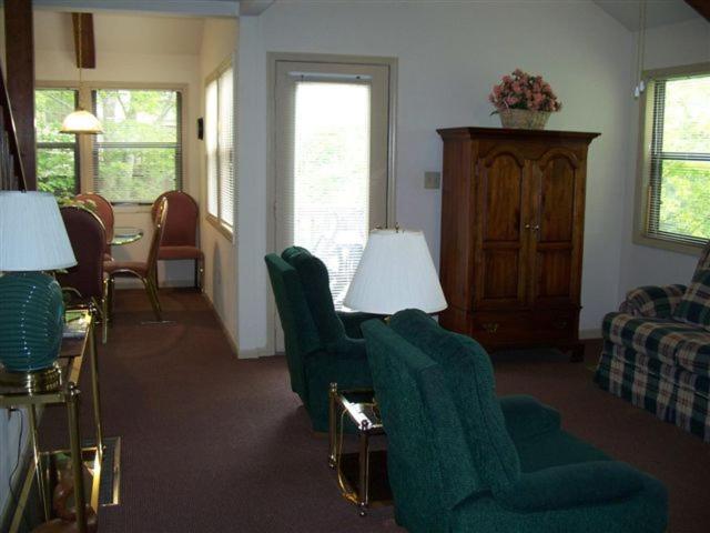 Three-Bedroom Villa photo 1