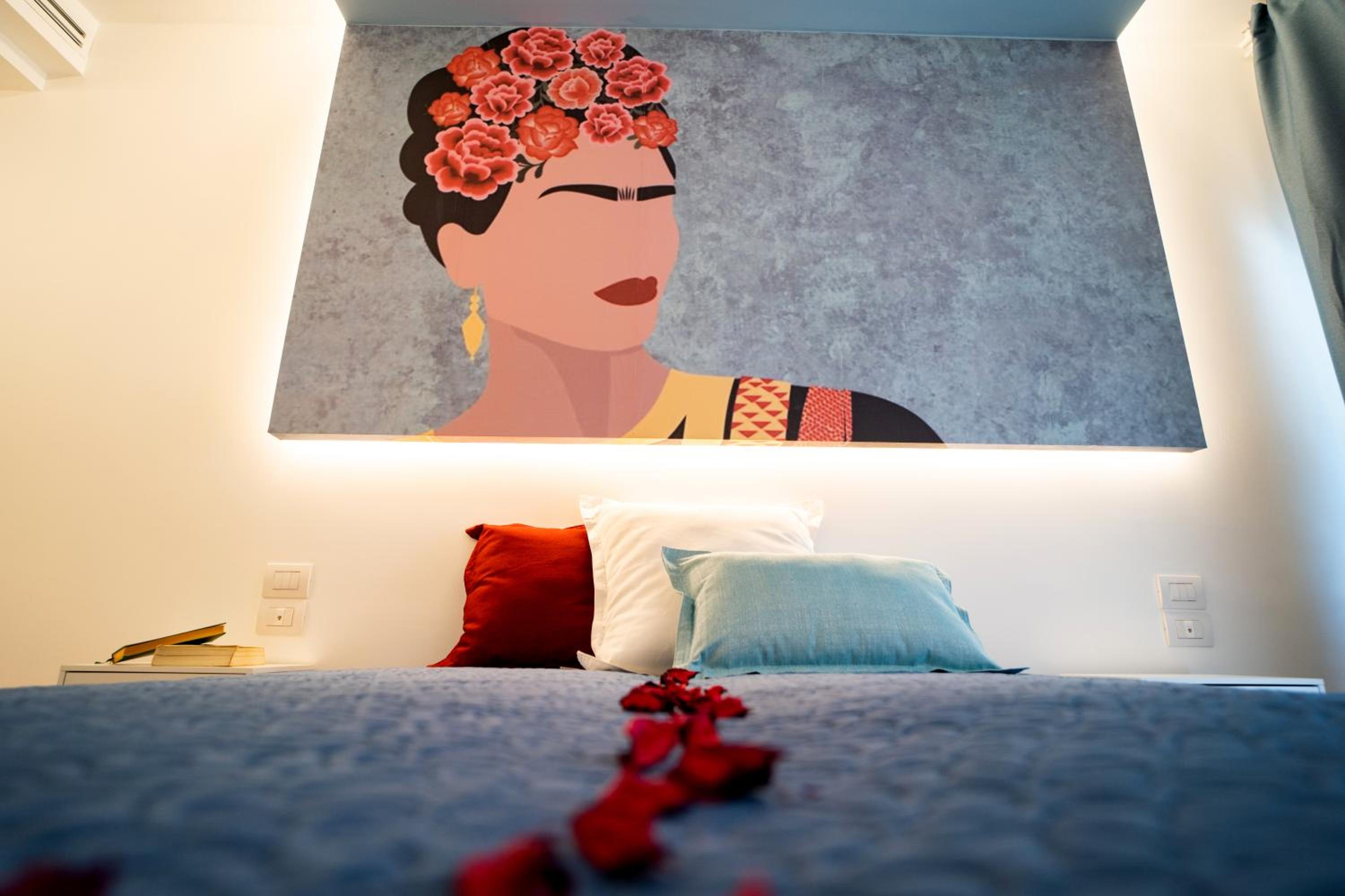 Double or Twin Room with Private Bathroom photo 3