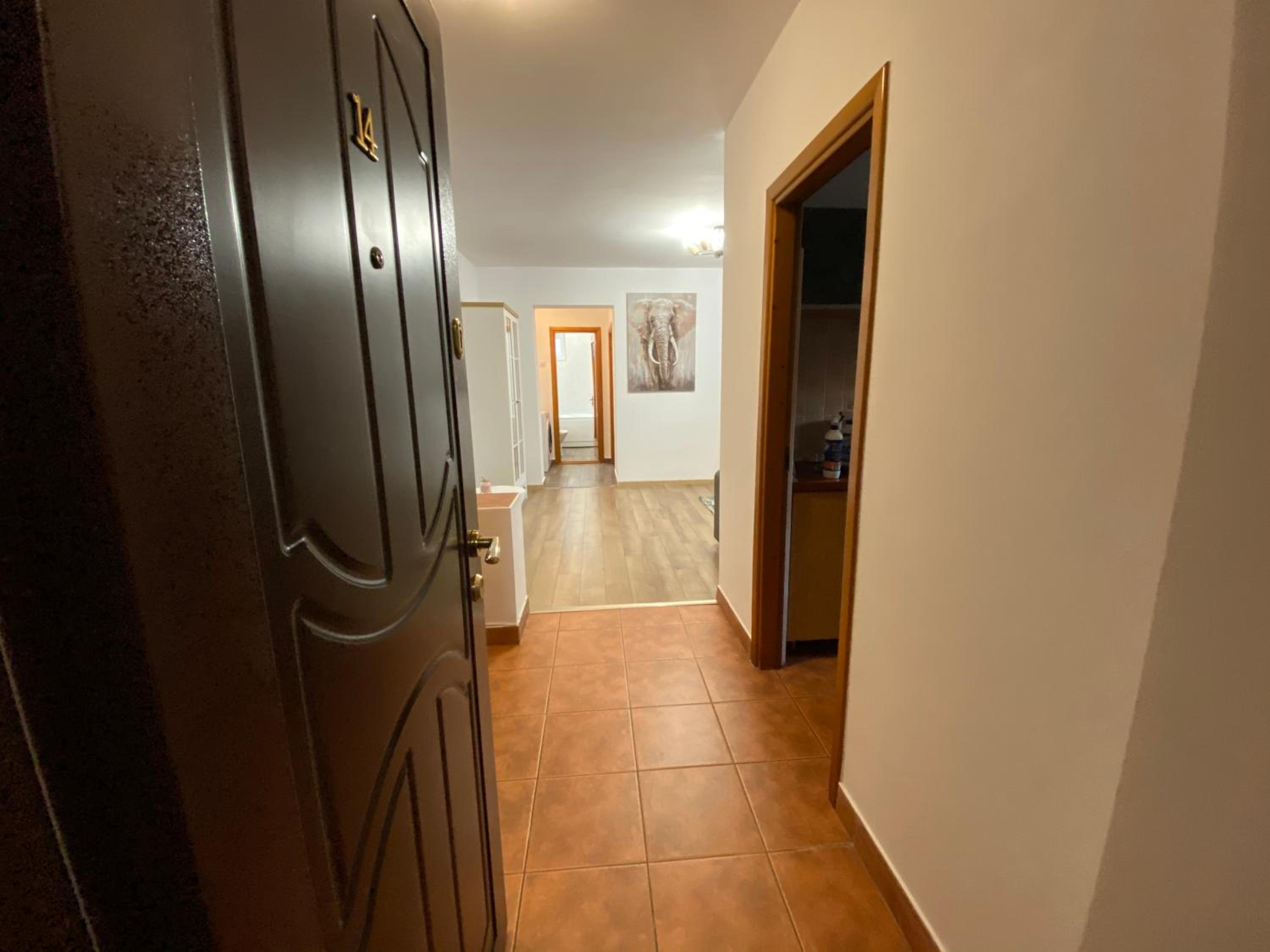 One-Bedroom Apartment - Photo 32