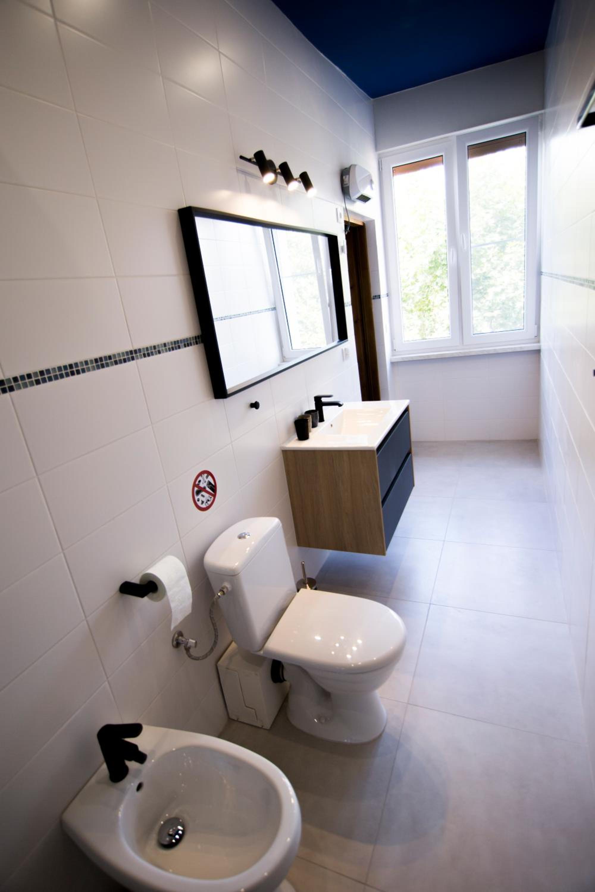 Family Room with Private Bathroom photo 2