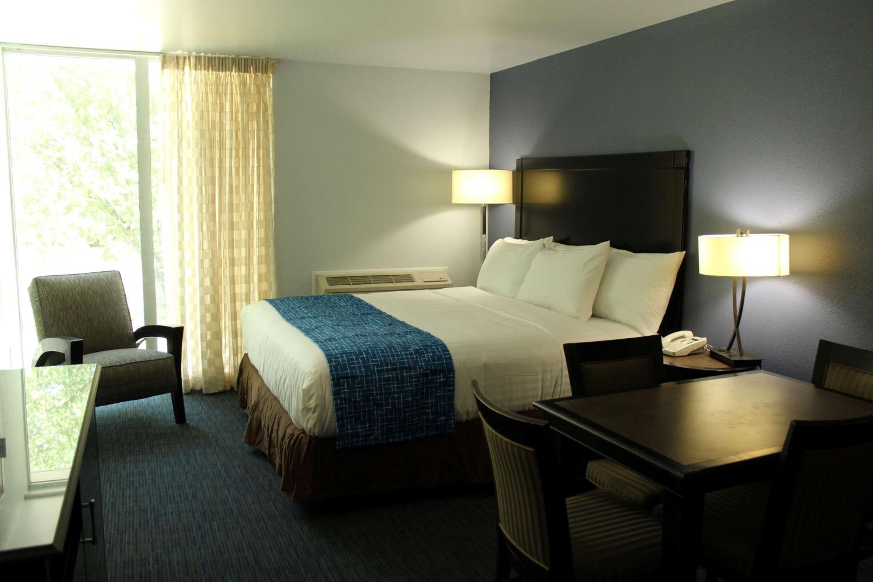 Superior King Studio Suite - Non-Smoking - Photo 1