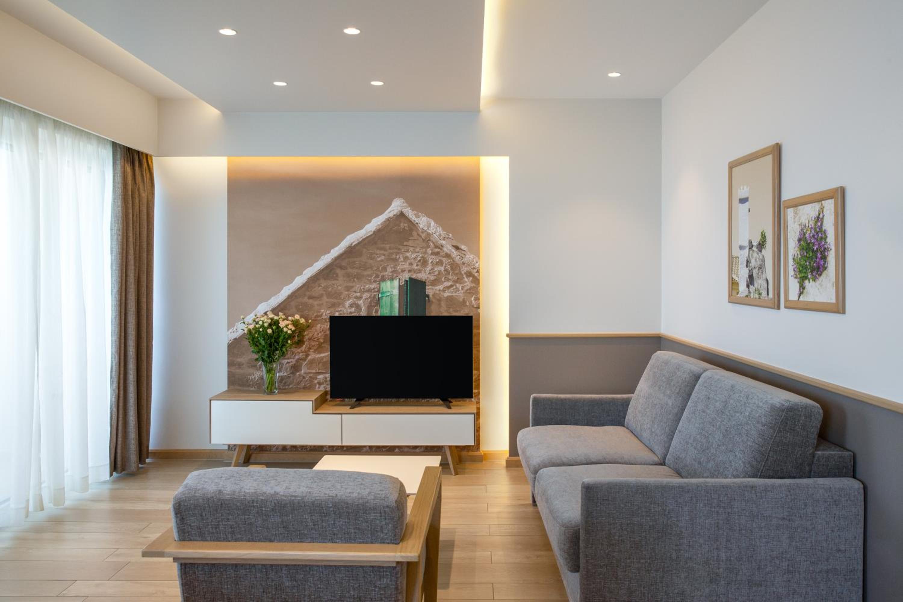Superior One-Bedroom Apartment with Sea View