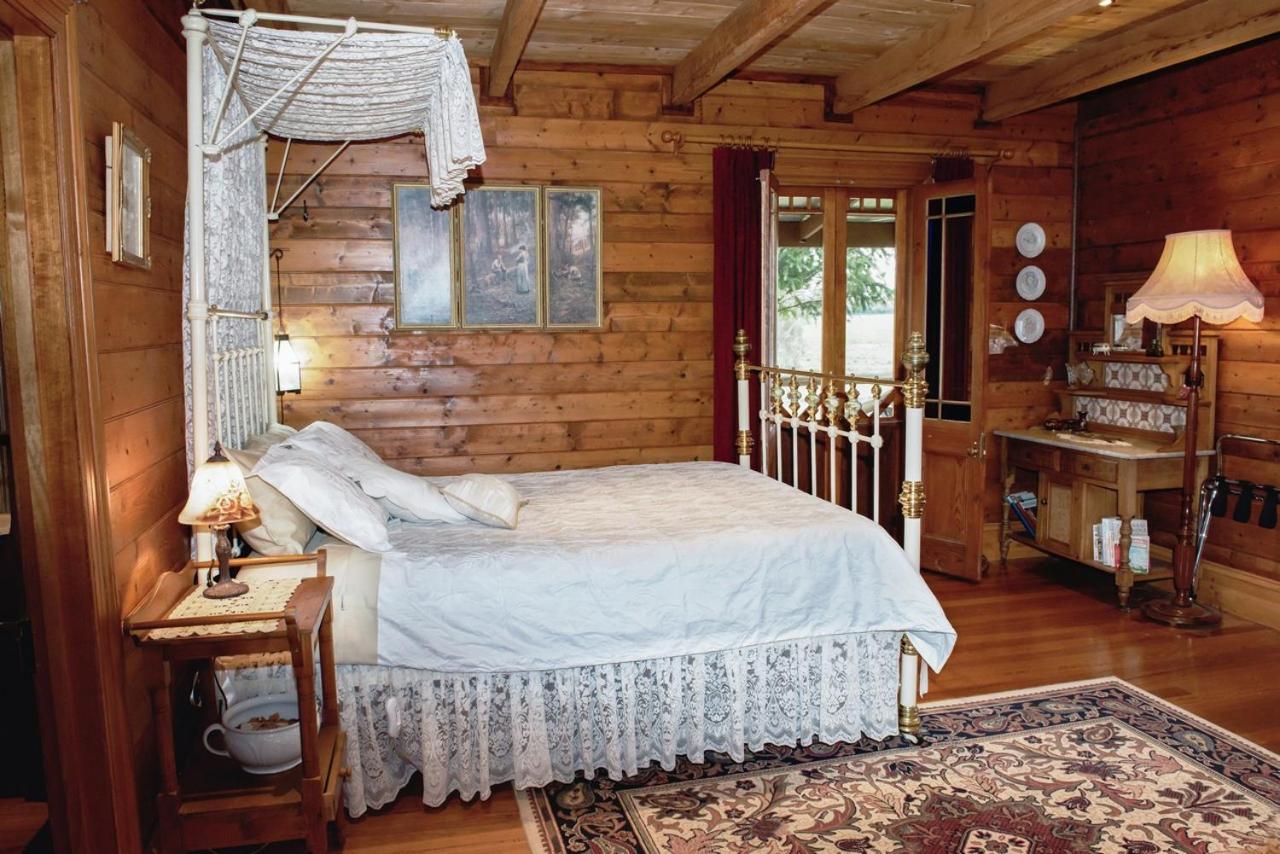 Miners One-Bedroom Cottage  photo 3