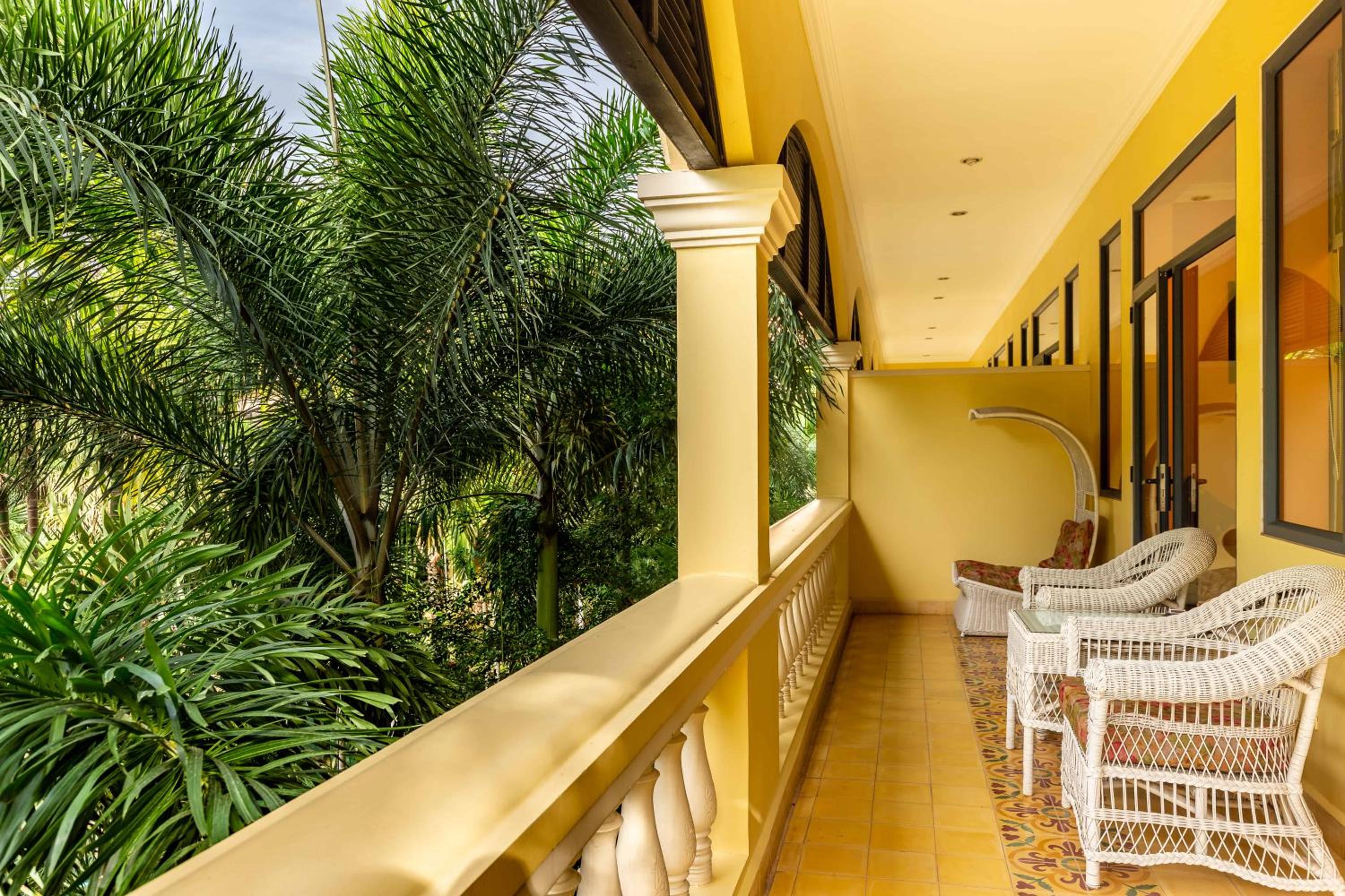 Villa with Garden View - Photo 8