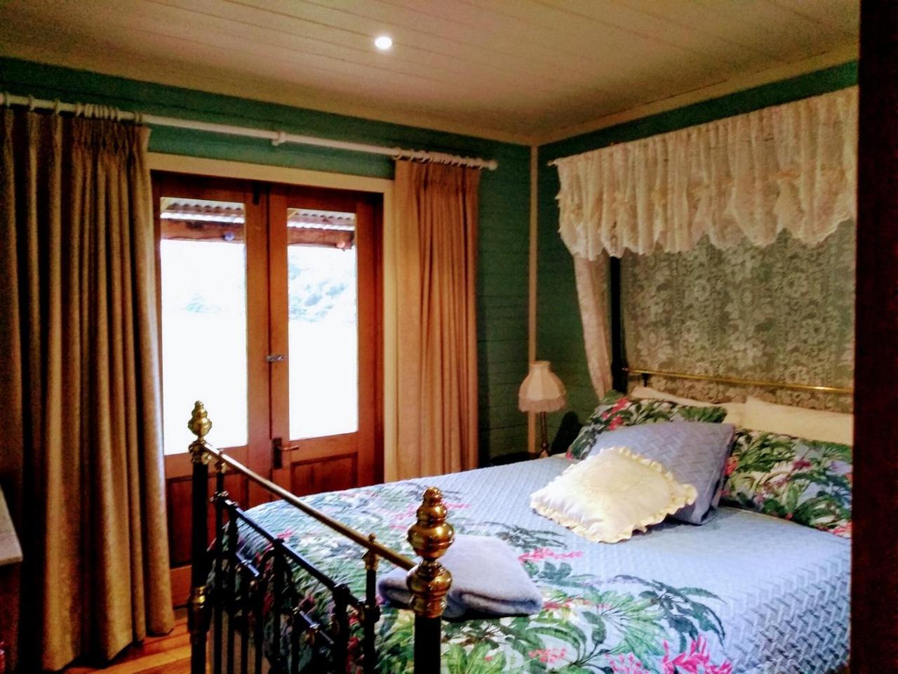Orchard Three-Bedroom Cottage photo 3