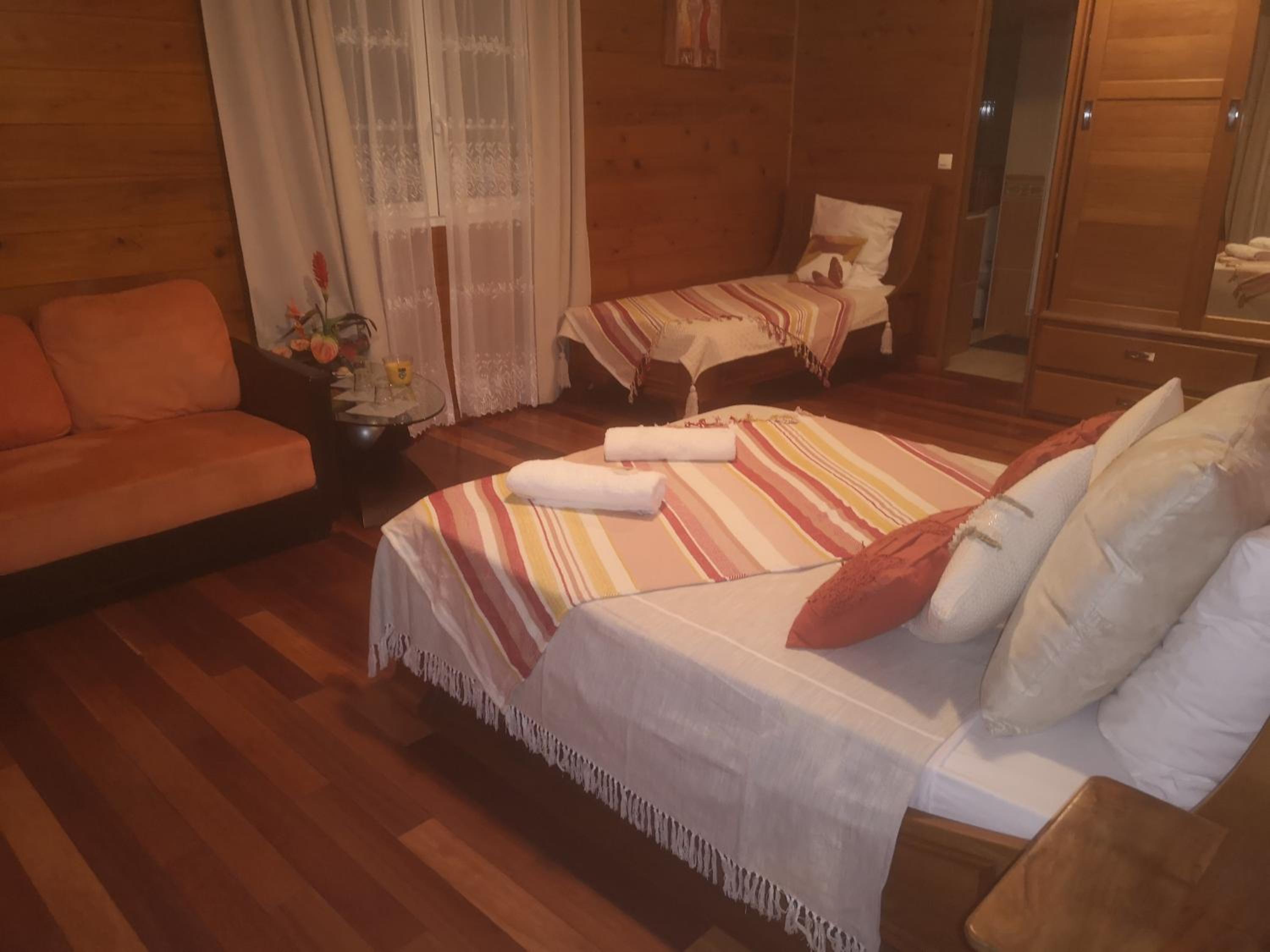 Triple Room - Photo 1