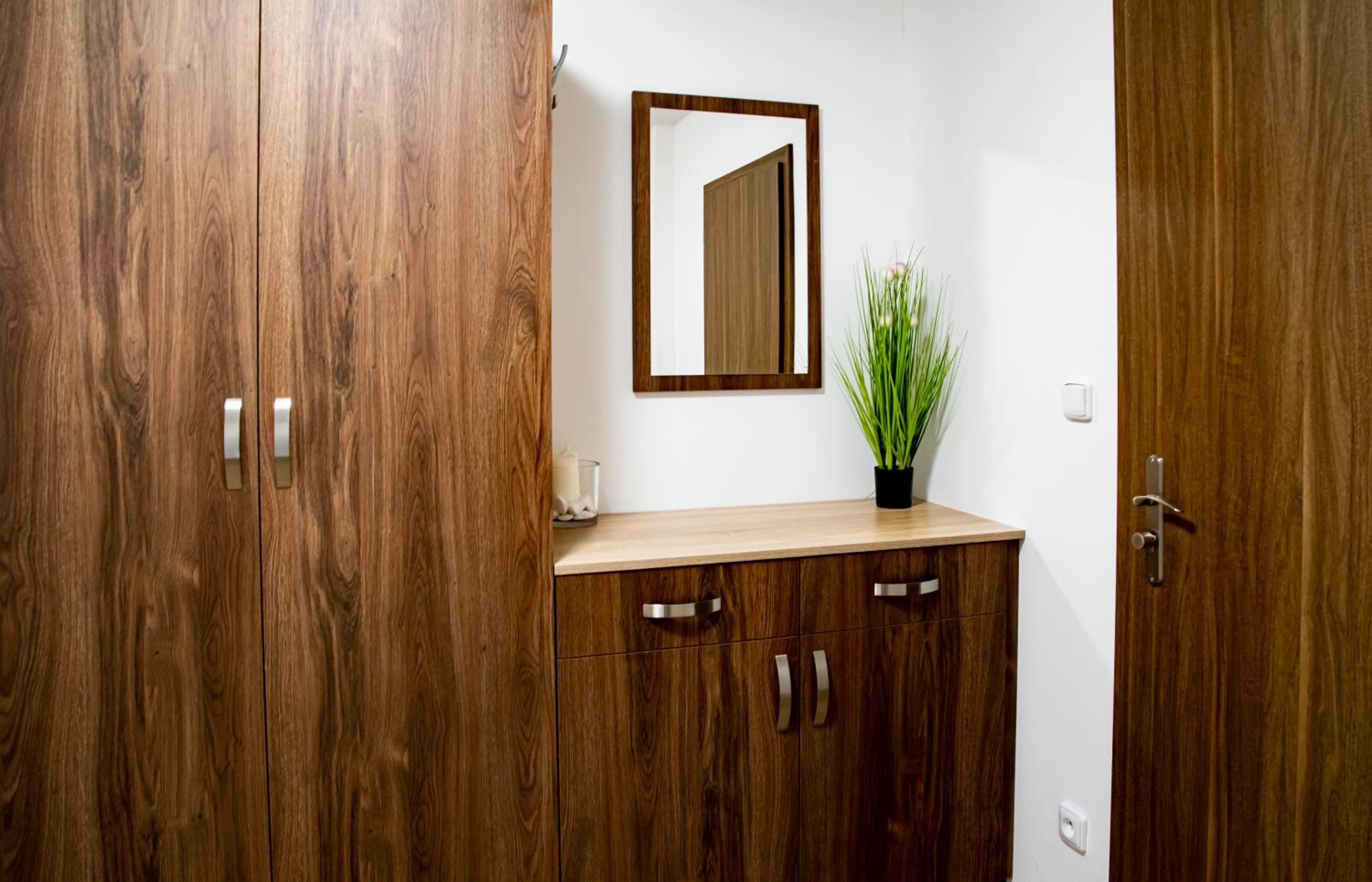 One-Bedroom Apartment - Photo 7
