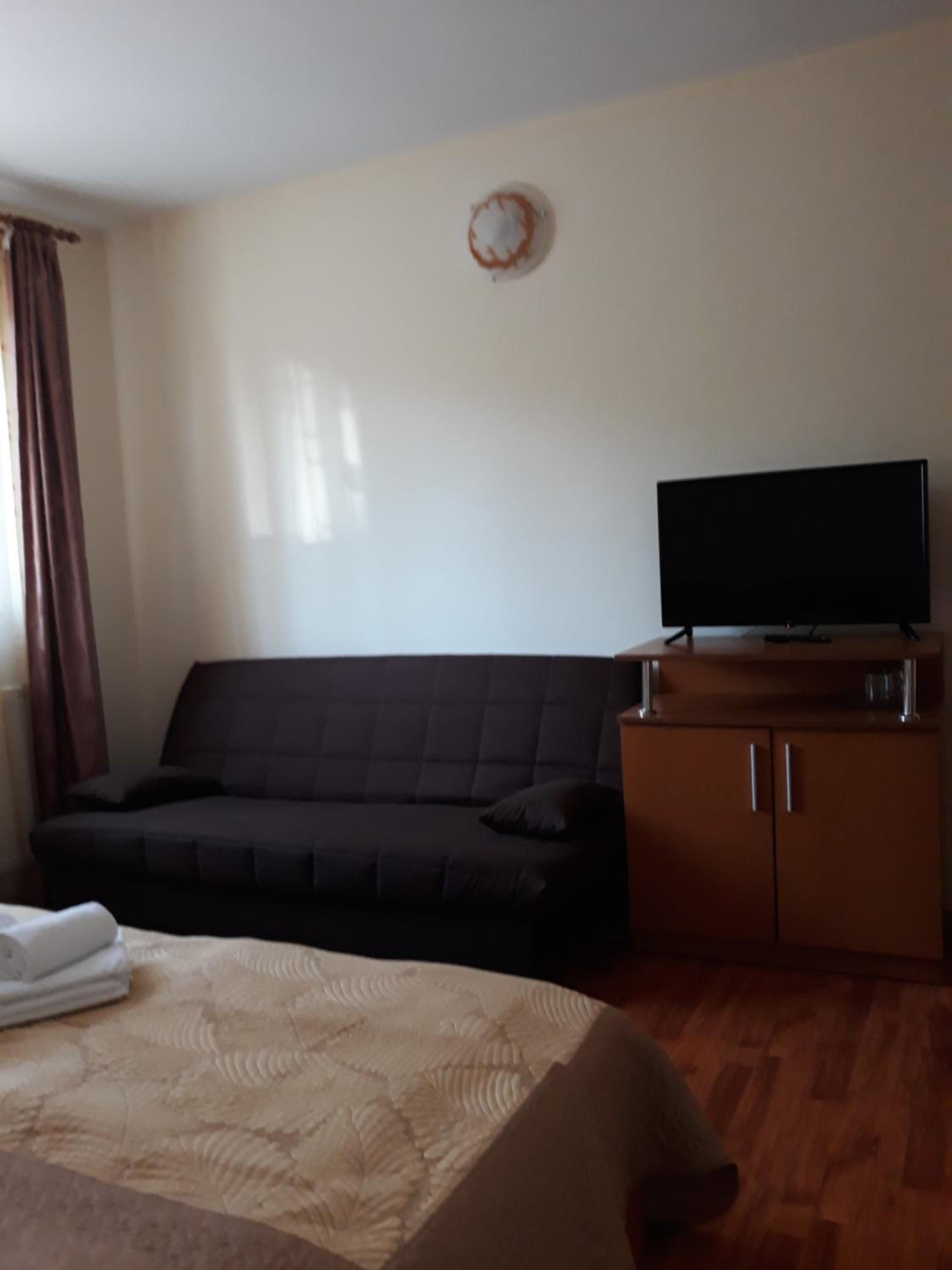 Standard Double Room - Photo 2