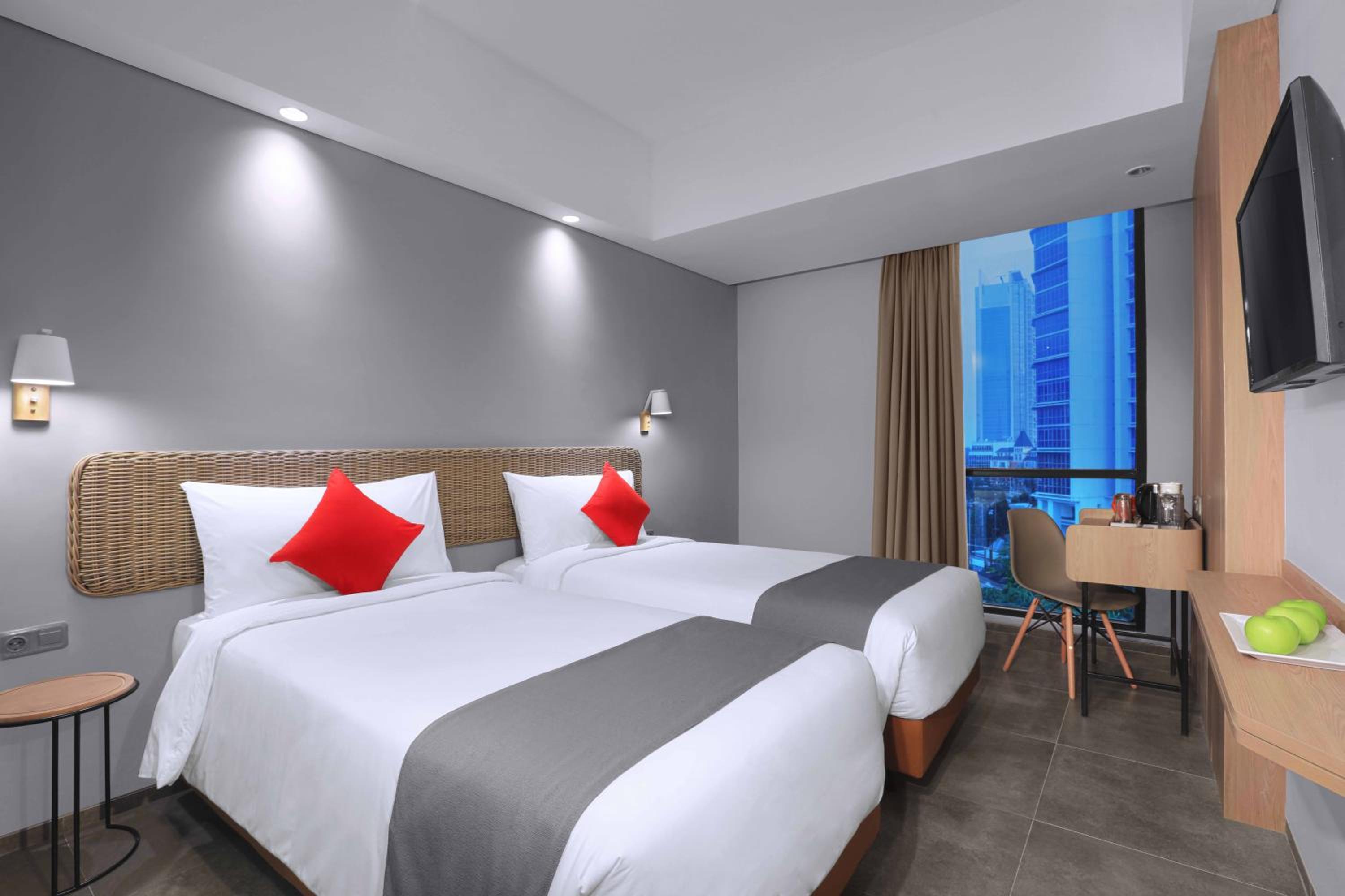 Deluxe Double or Twin Room with City View - Photo 1