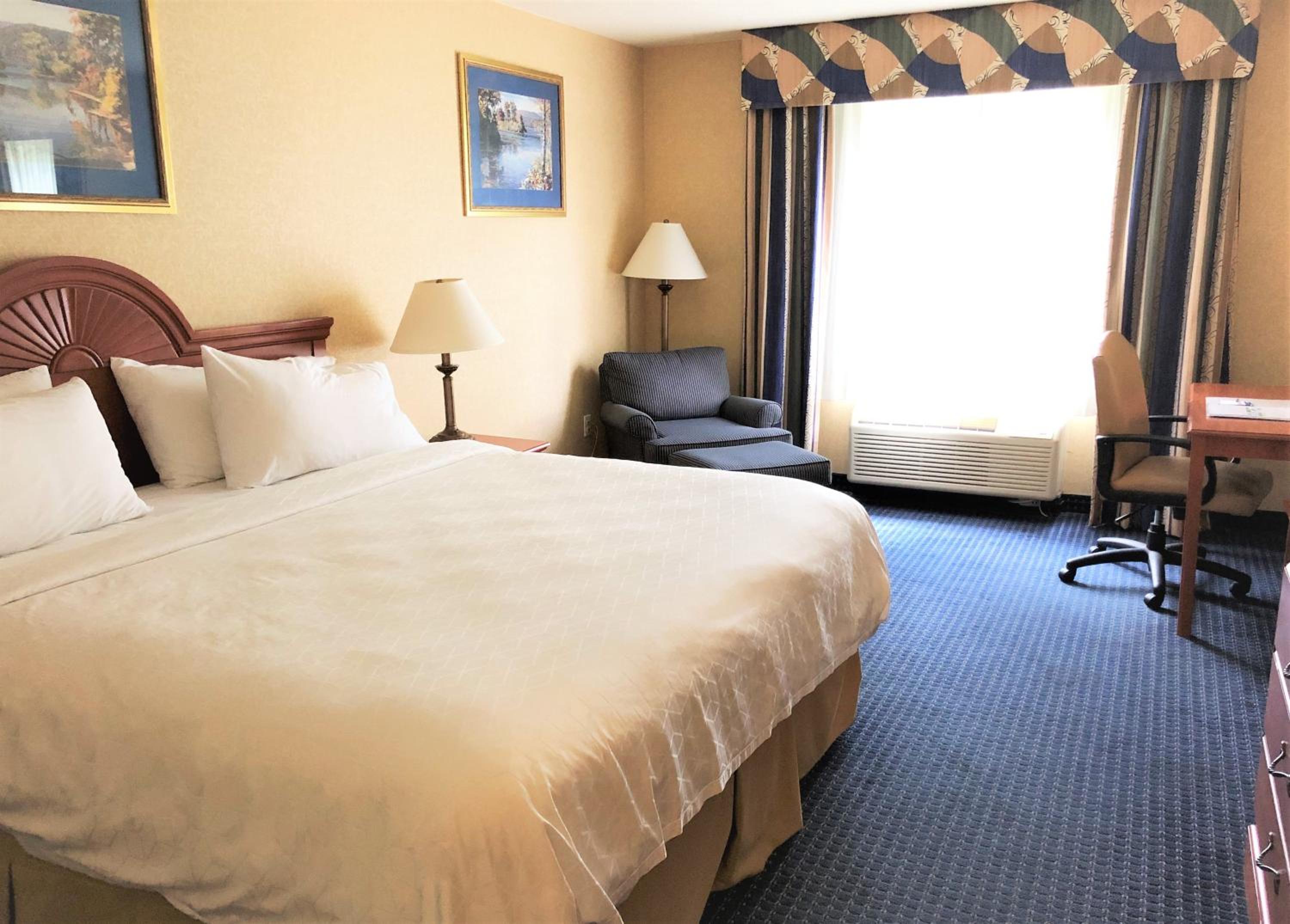 King Suite with Sofa Bed - Photo 2