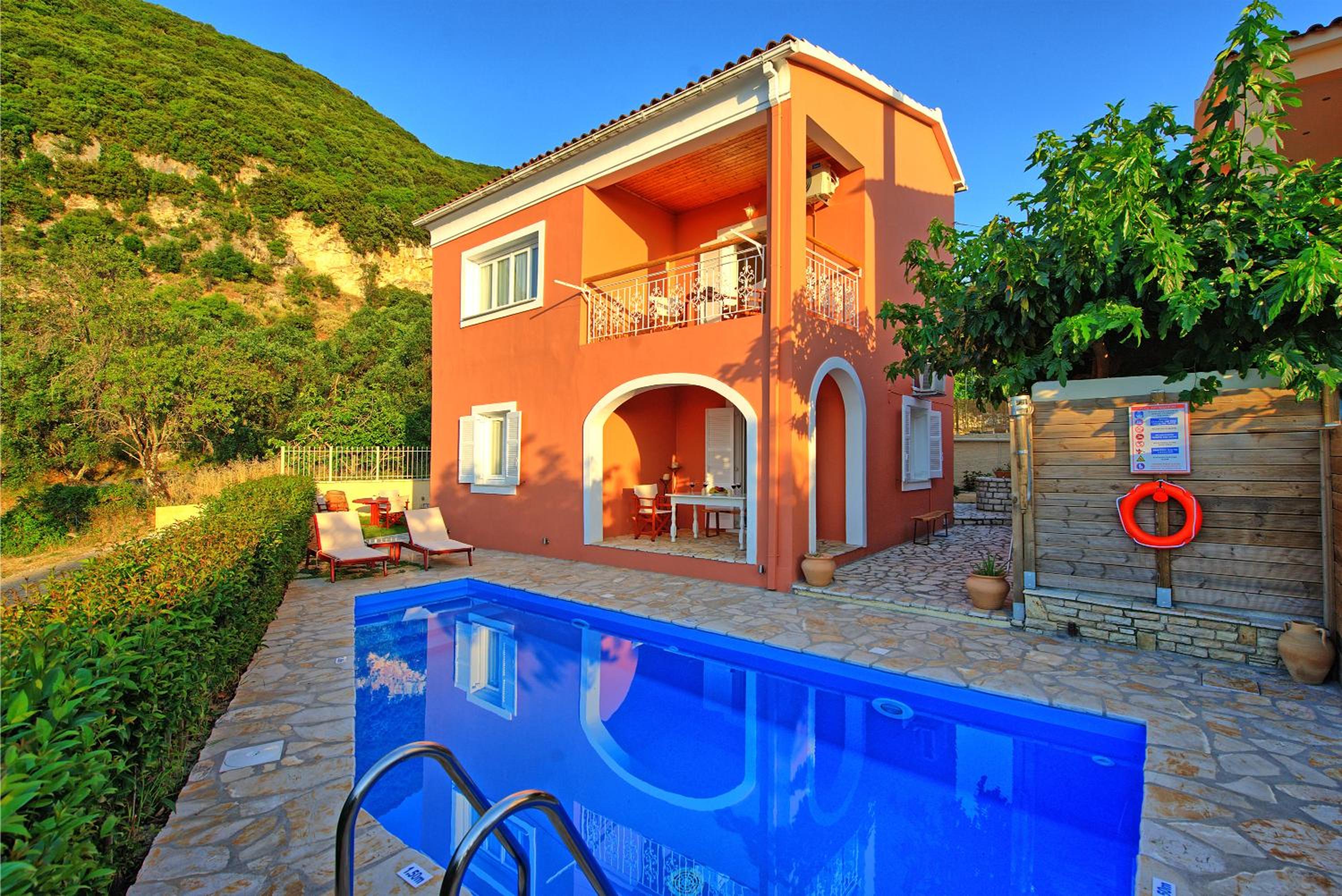 Three-Bedroom Villa photo 3
