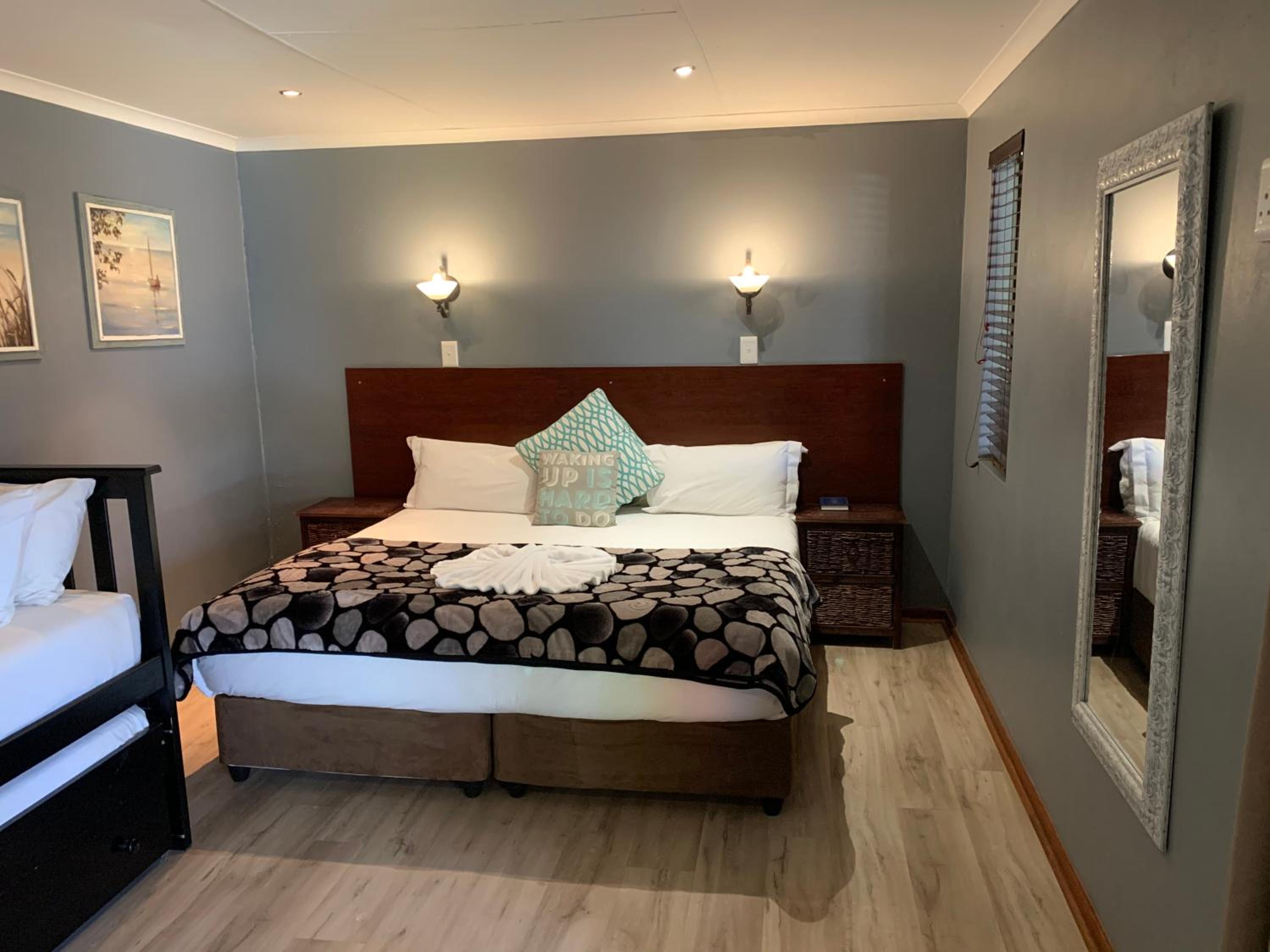 Basic King Room photo 1