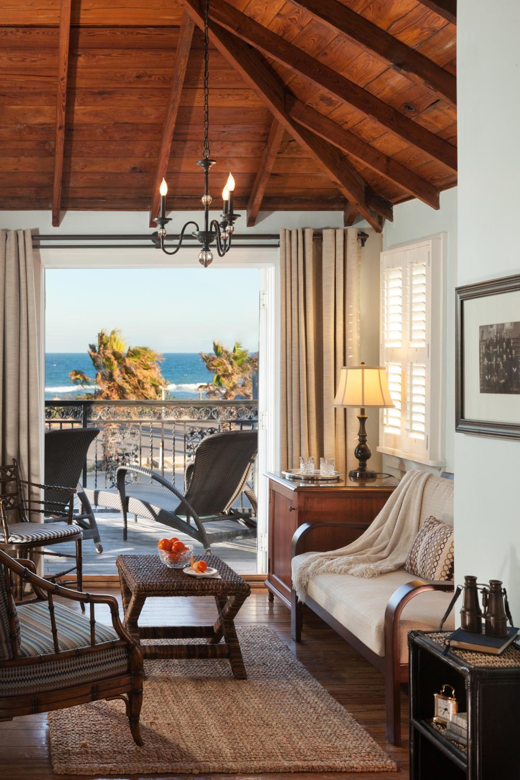 King Room with Ocean View and Spa Bath