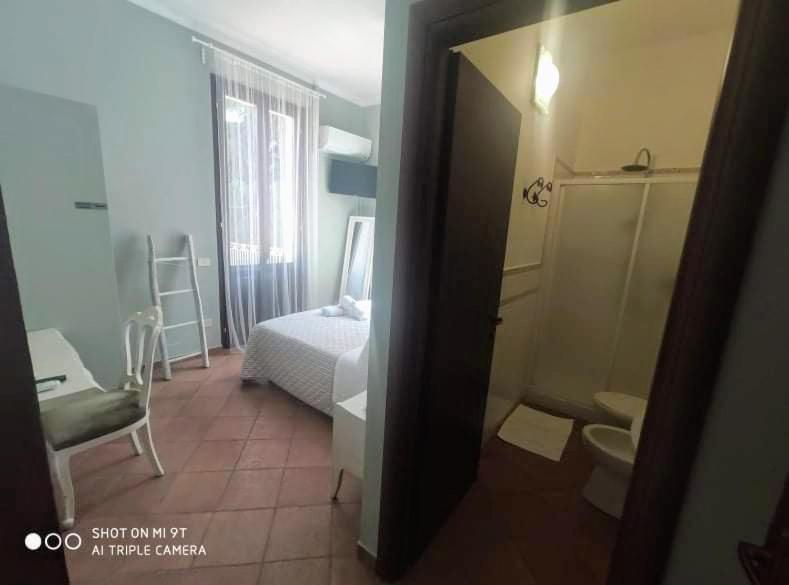 Double Room with Private Bathroom - Photo 1